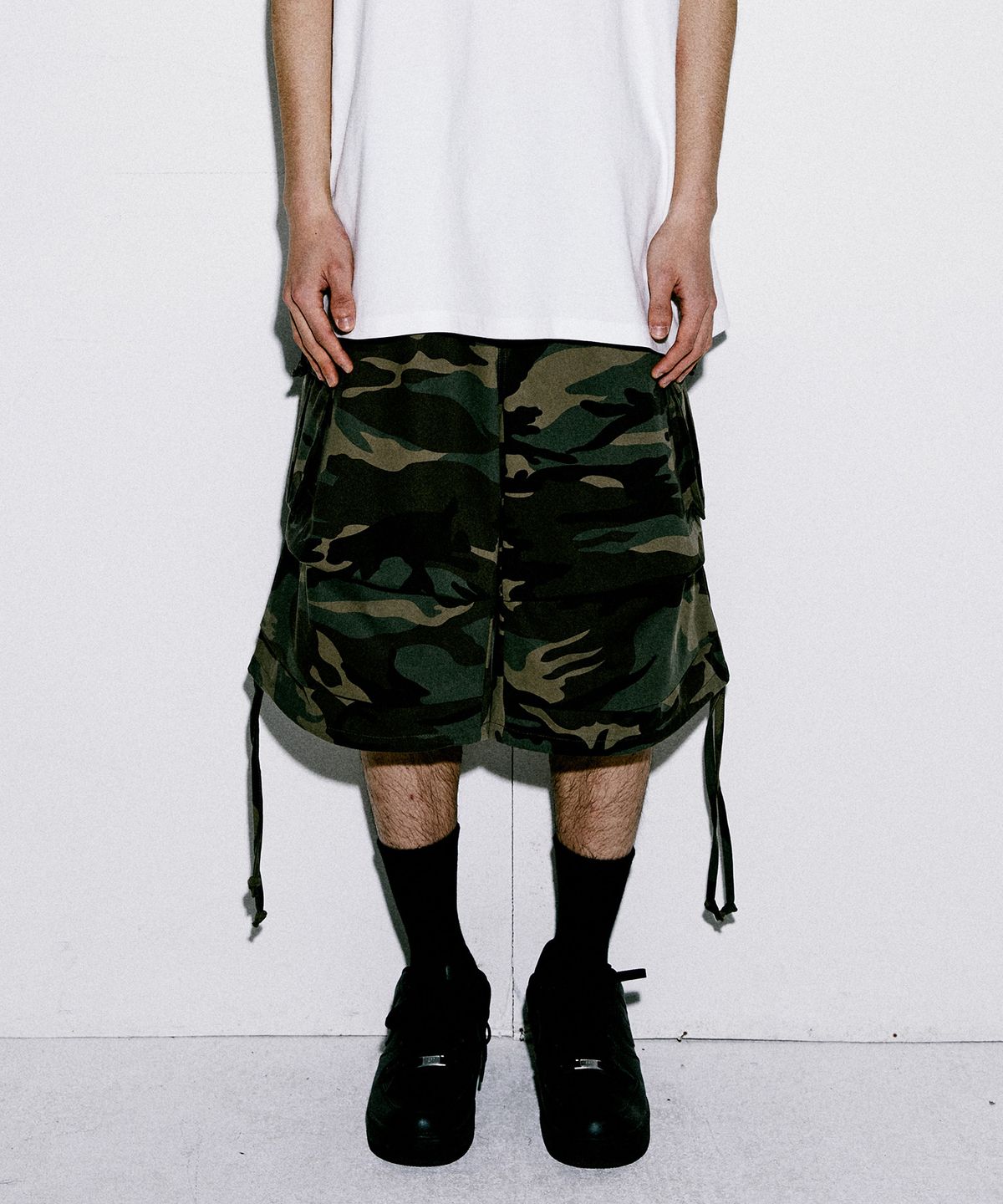 더바이닐하우스(THEVINYLHOUSE) WESTERN CARGO SHORTS CAMO (VH2EMUPA61A)