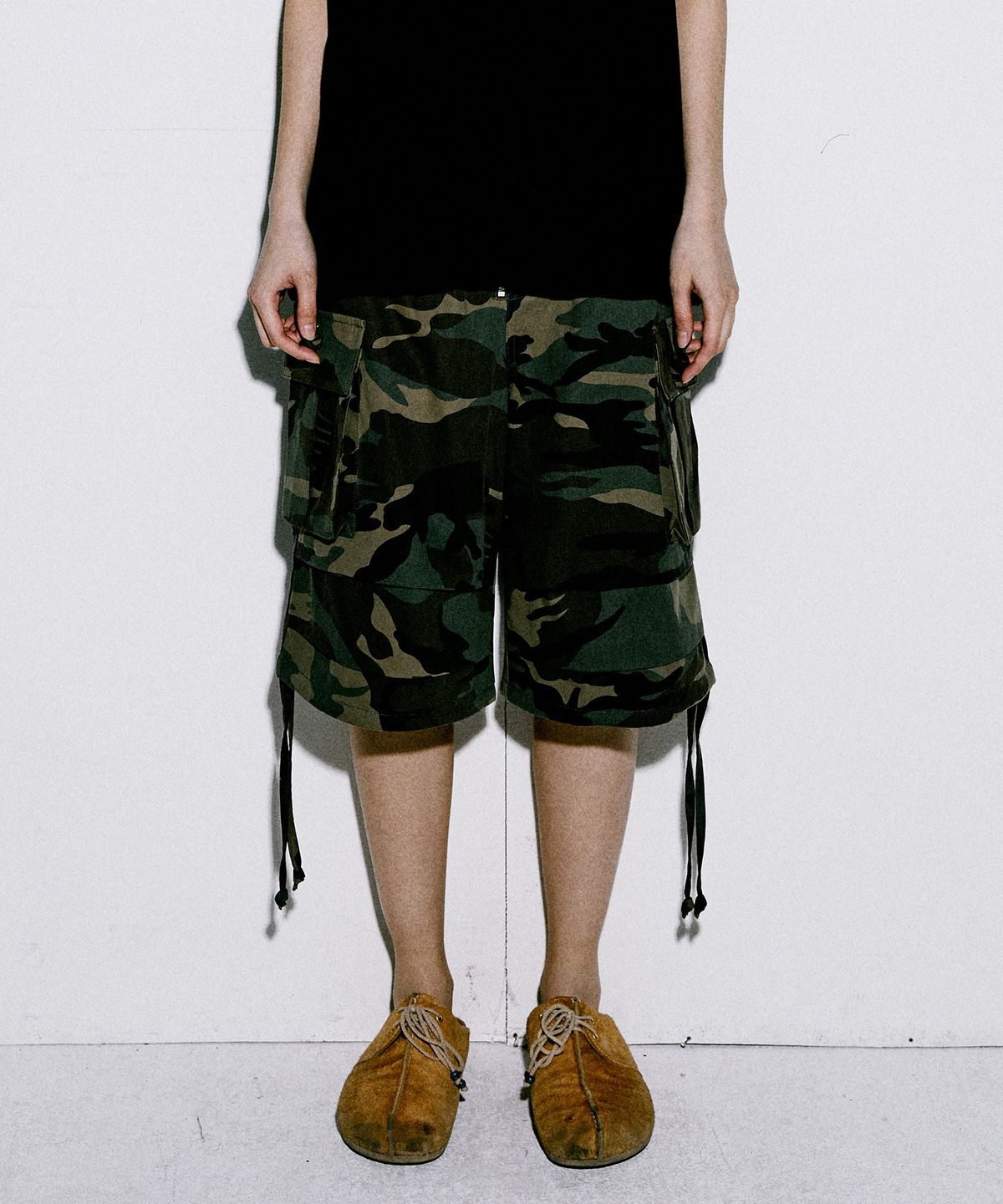 더바이닐하우스(THEVINYLHOUSE) WESTERN CARGO SHORTS CAMO (VH2EMUPA61A)