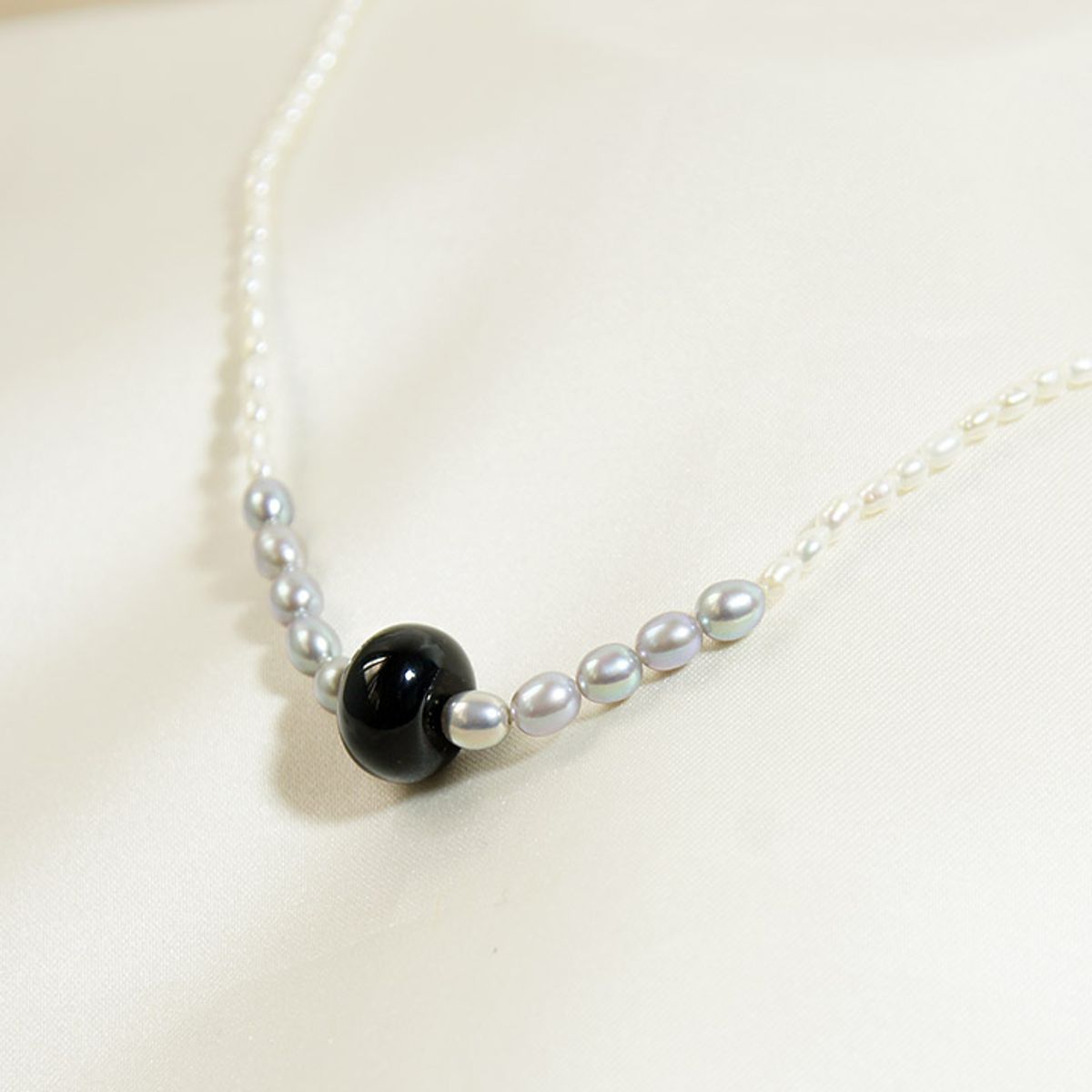 트레쥬(TREAJU) Donuts onyx necklace