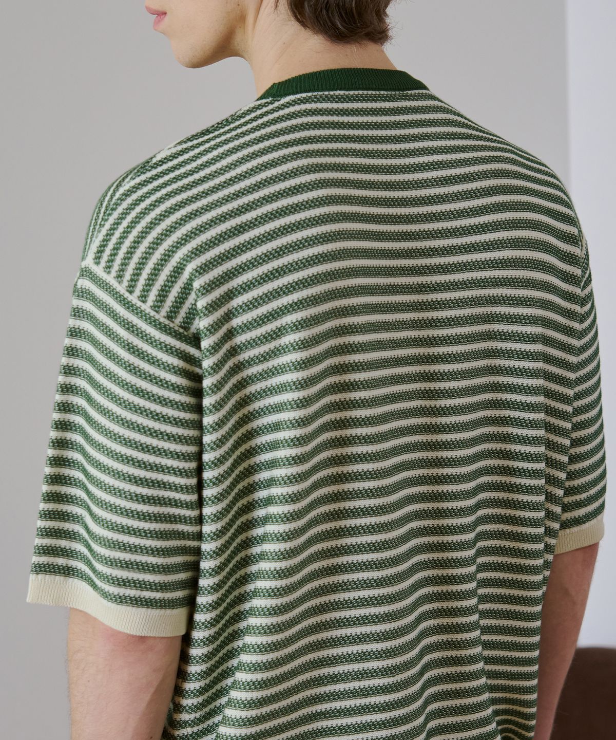 드로우핏(DRAW FIT) 스트라이프 텍스쳐 라인 하프 니트 [GREEN]