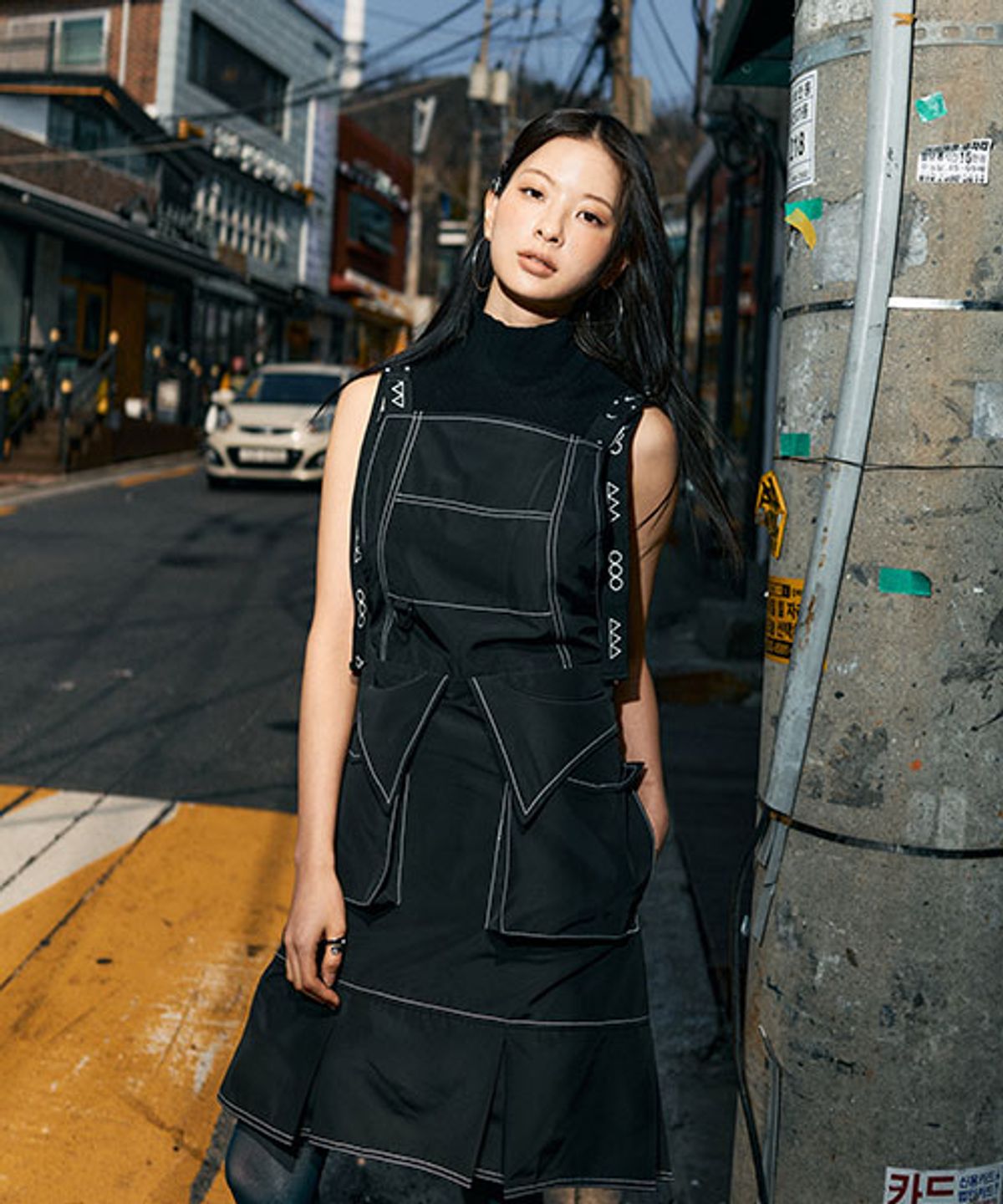 에이프런웨이(AIFERUNWAY) 웨이스트 카라 에이프런 원피스 블랙