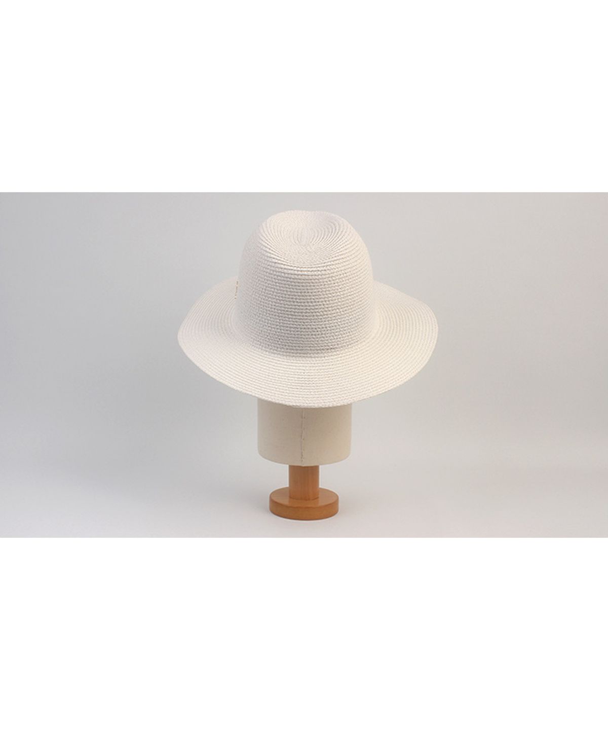 유니버셜 케미스트리(UNIVERSAL CHEMISTRY) Summer Simple White Fedora 여름페도라