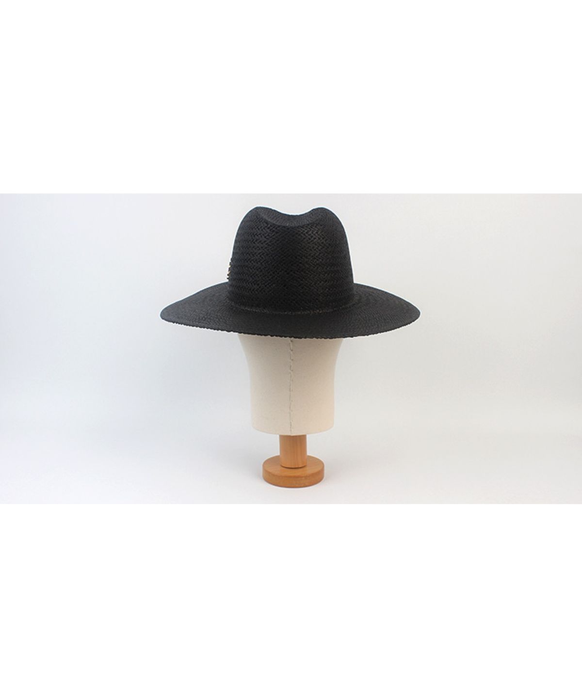 유니버셜 케미스트리(UNIVERSAL CHEMISTRY) Swing Simple Black Fedora 여름페도라
