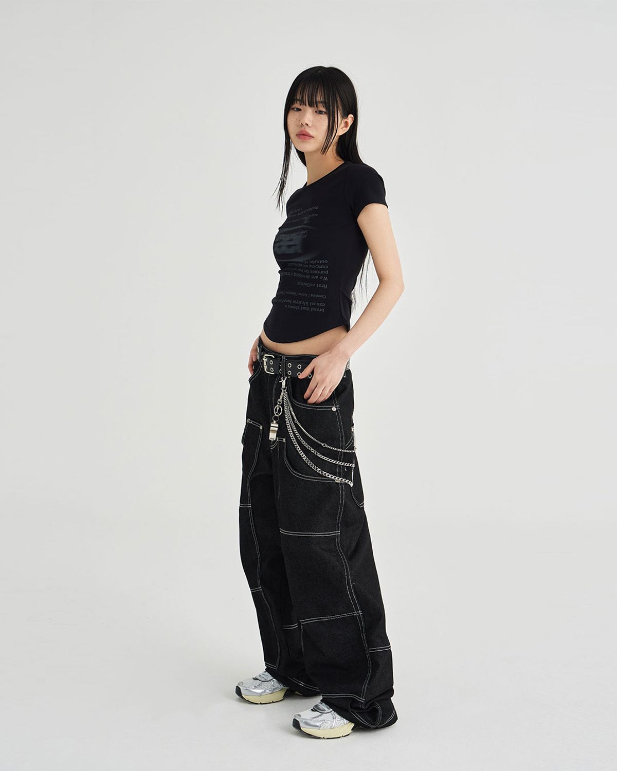 애이애이애(AEIAEIAE) 로우 데님 카펜터 팬츠 [블랙]