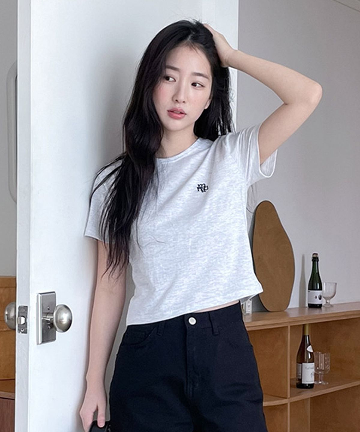 무아무아(MUAHMUAH) 스티치로고 크롭 반팔티셔츠 [4color]