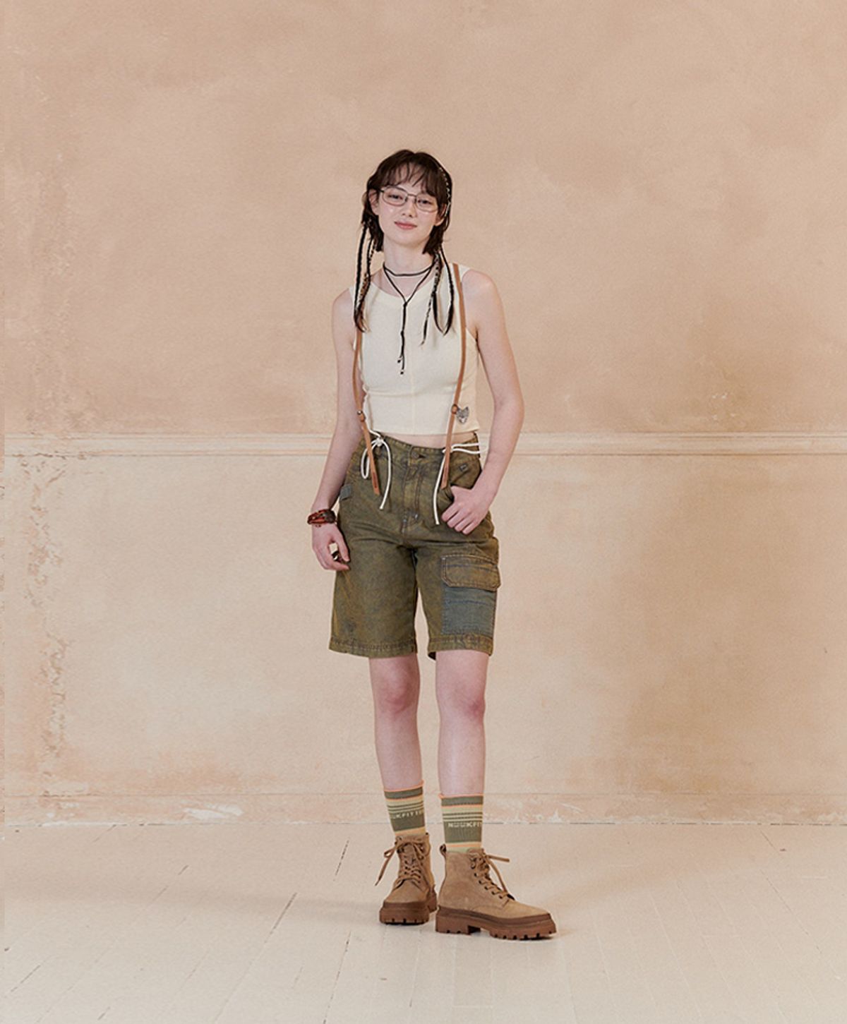 누크피터(NUUKFITTER) COLOR DYEING WILD SHORTS_WOMEN [KHAKI]