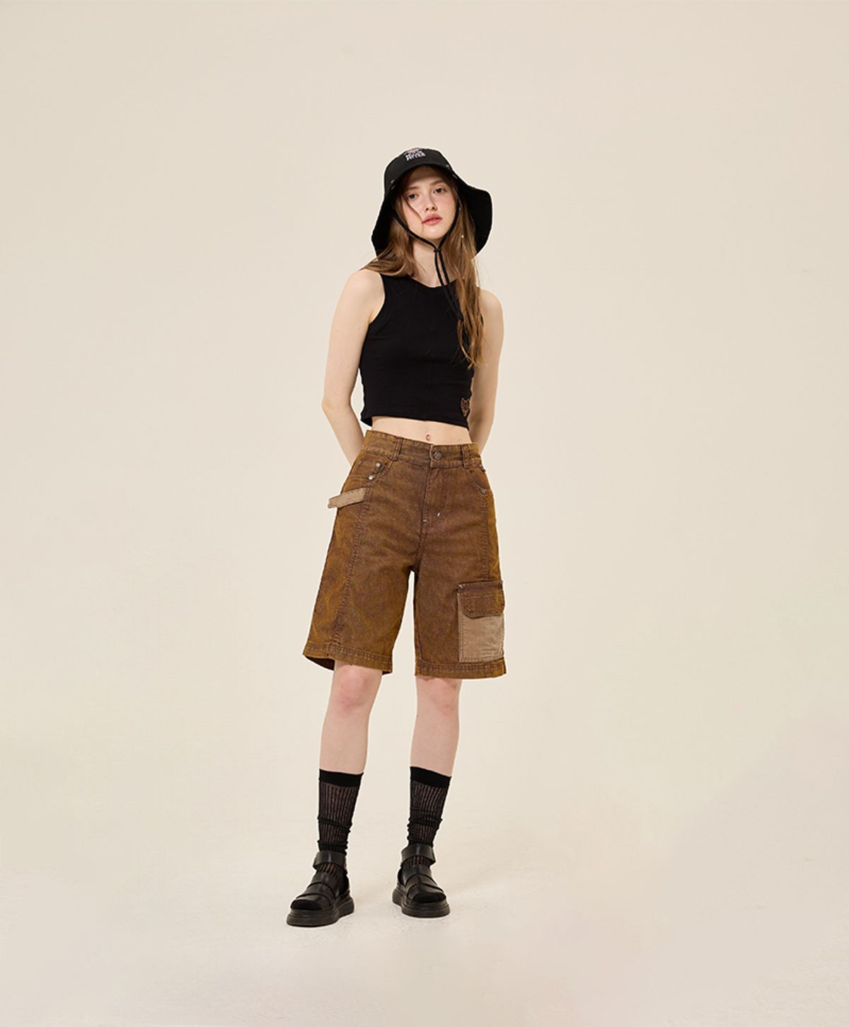 누크피터(NUUKFITTER) COLOR DYEING WILD SHORTS_WOMEN [BROWN]