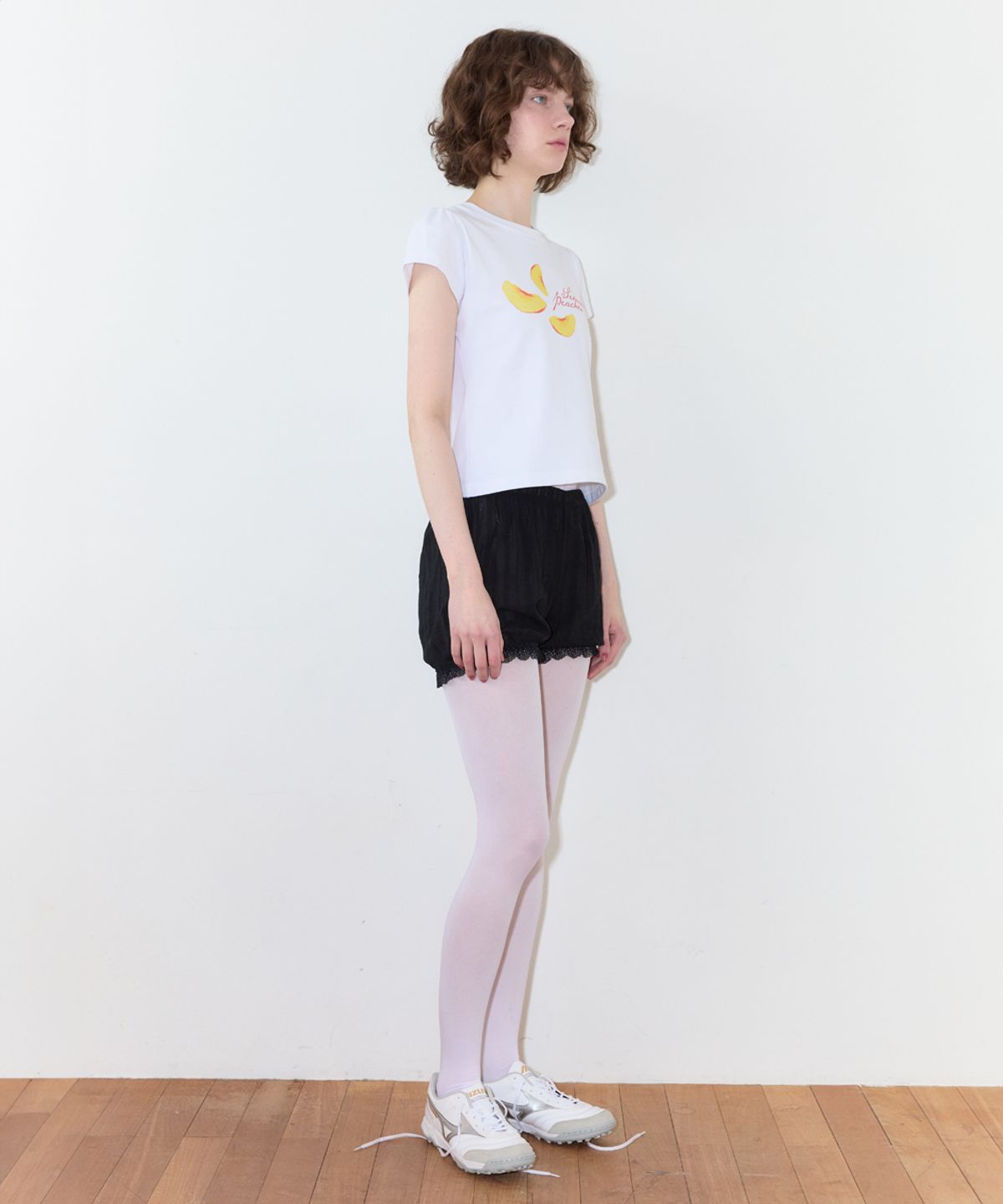 시눈(SINOON) Piece Peach Puff T-Shirt (White)