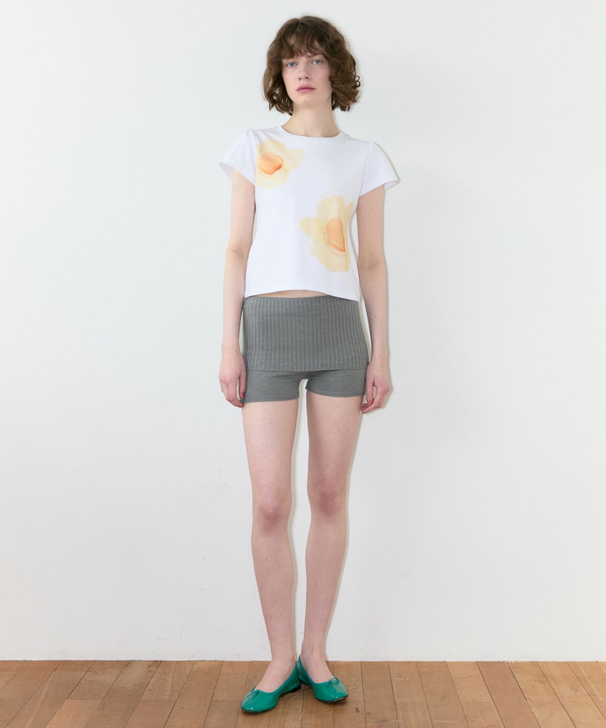 시눈(SINOON) Egg Flower Puff T-Shirt (White)