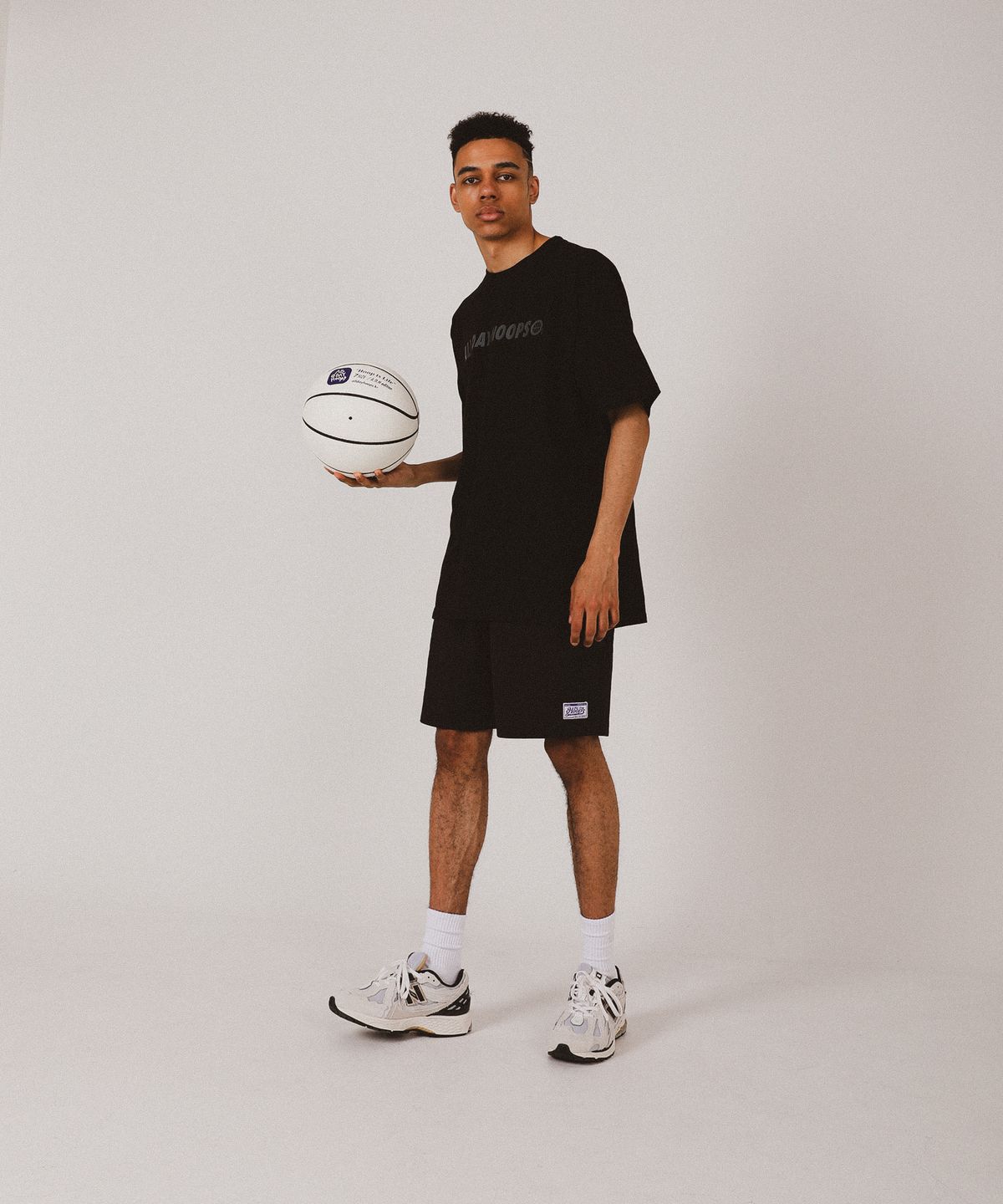 올데이훕스(ALL DAY HOOPS) 후프 S1 로고 반팔티 블랙
