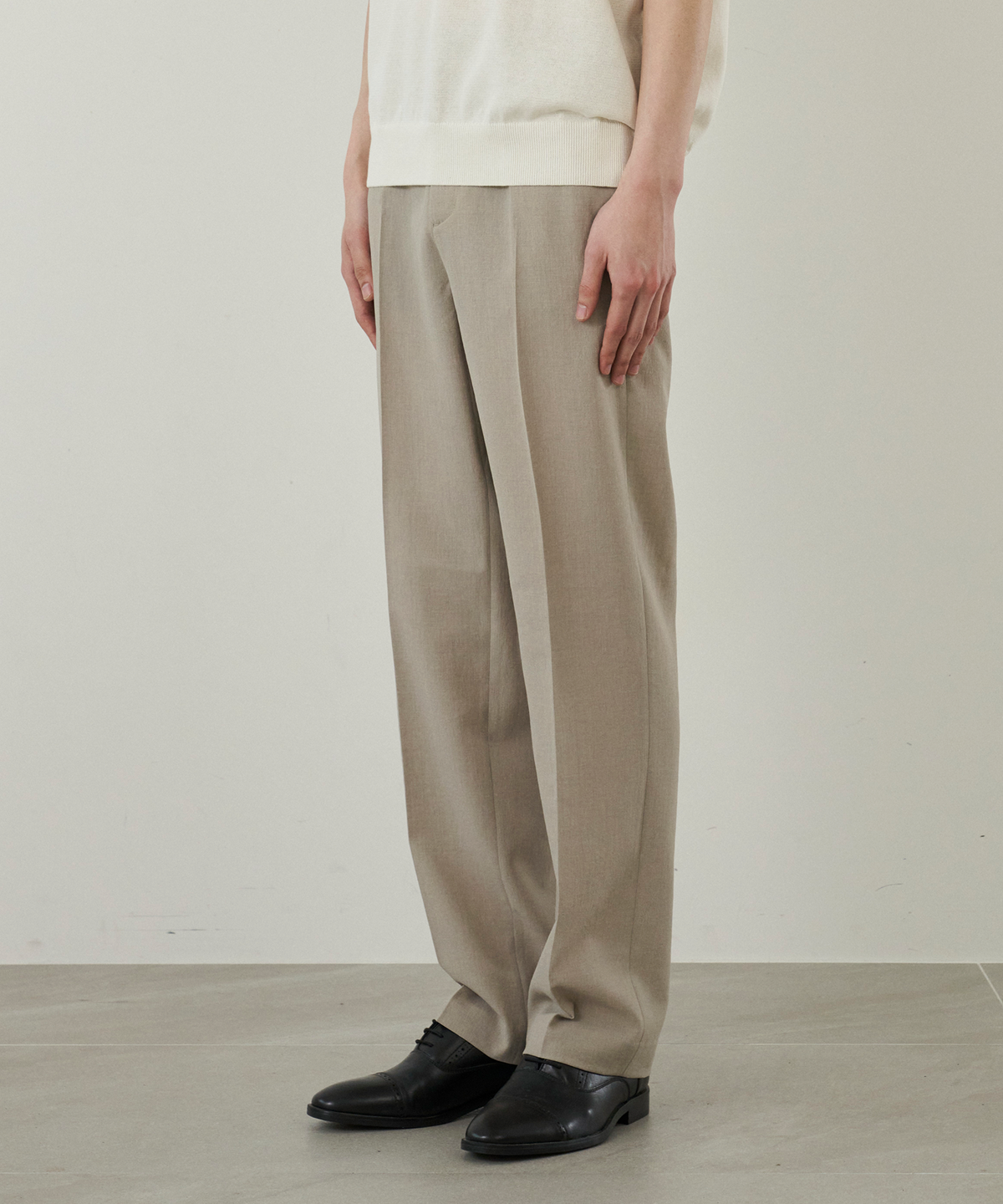 210에디트(210EDIT) 남성 쿨 실키넨 세미와이드 슬랙스_ZE2PT120_SBE