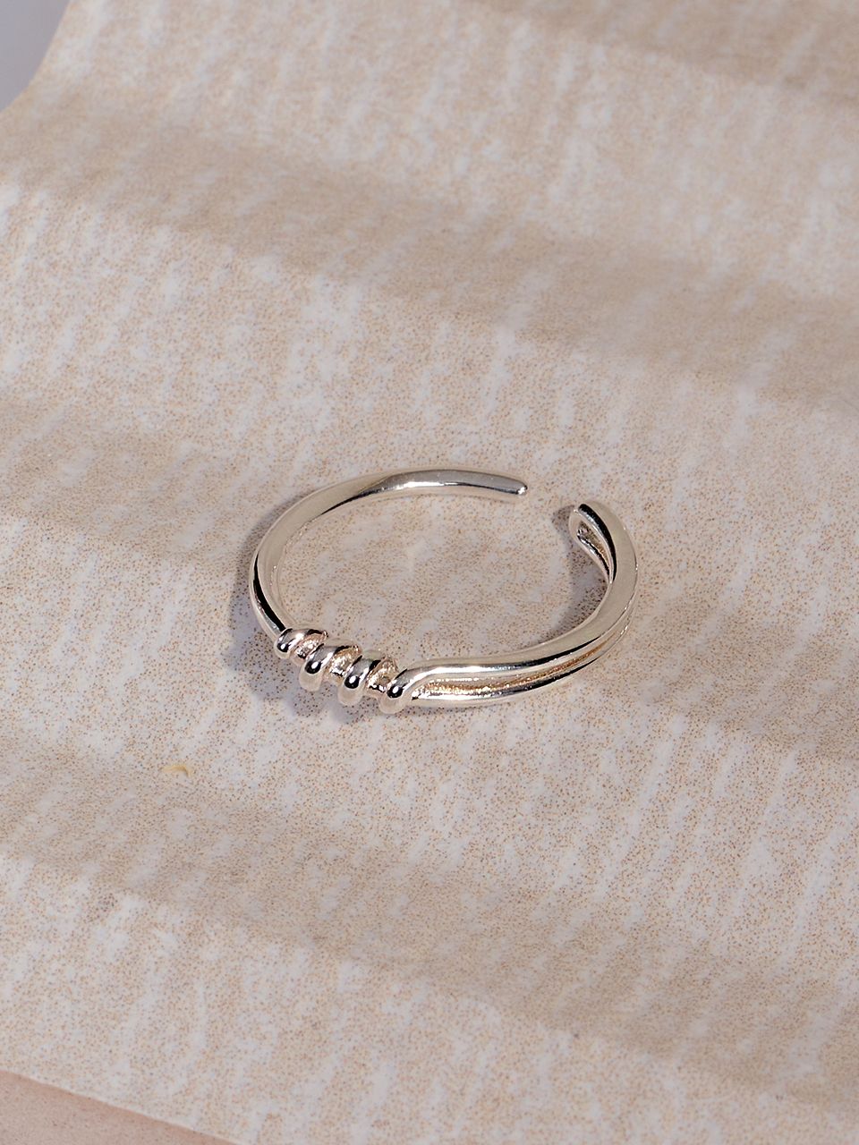 ☆Hei☆ sv925 unbalanced knot ring HE24SPRSG676XXFR MUSINSA公式 | HEI [sv925] unbalanced knot ring