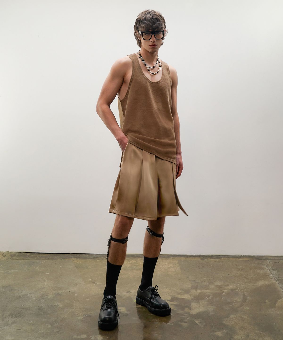 언티지(UNTAGE) 플리츠 와이드 벨트 반바지[Gold(UNISEX)]_UTP-SP02