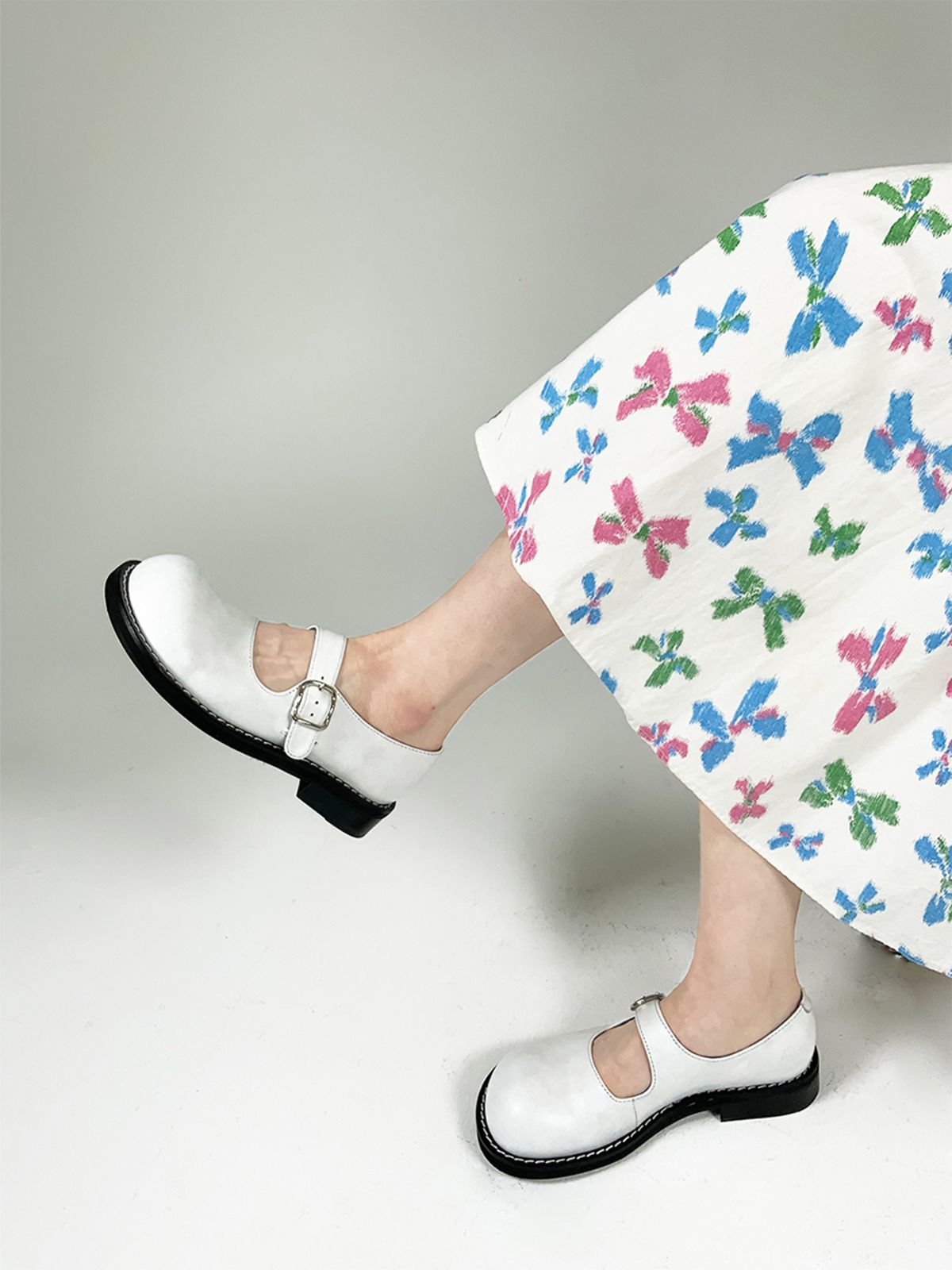 히푸(hippu) Strap Shoes Women [Damage White]