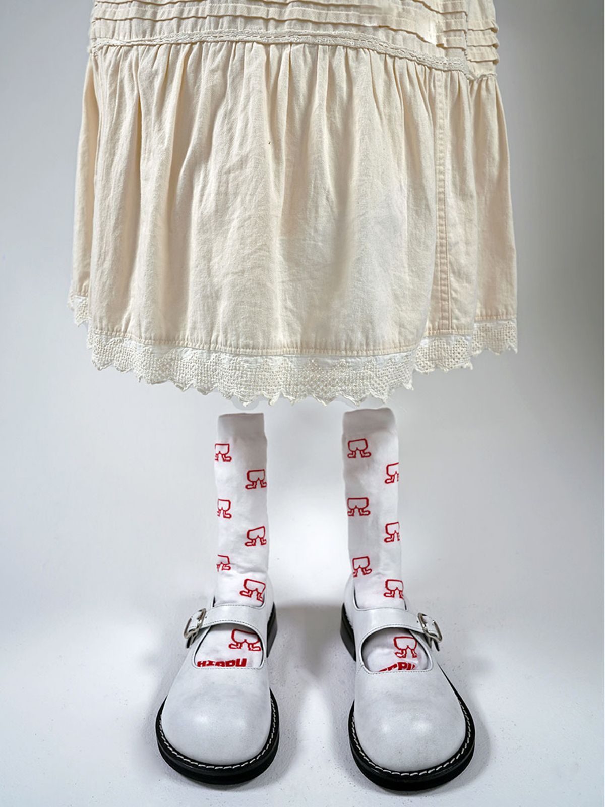 히푸(hippu) Strap Shoes Women [Damage White]