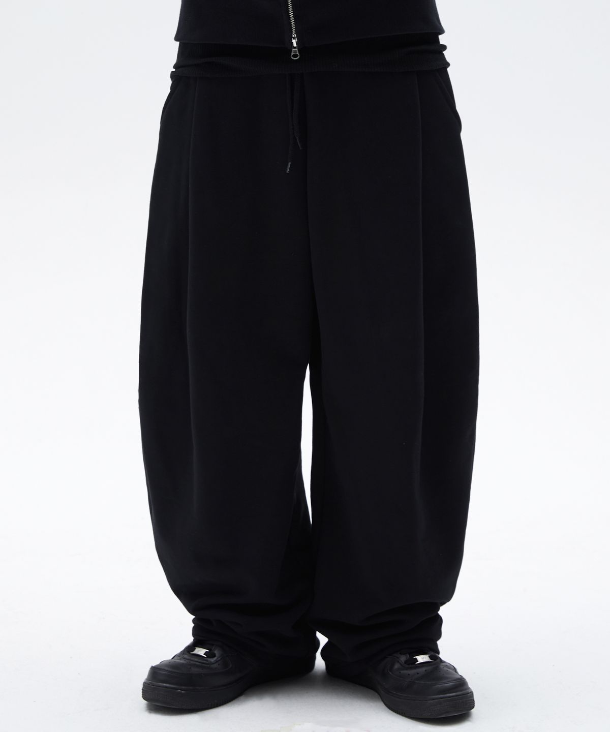 스웨이드(SUADE) TWO TUCK LONG PANTS [BLACK]