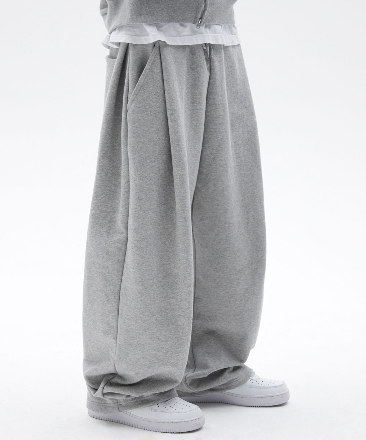 스웨이드(SUADE) TWO TUCK LONG PANTS [GRAY]