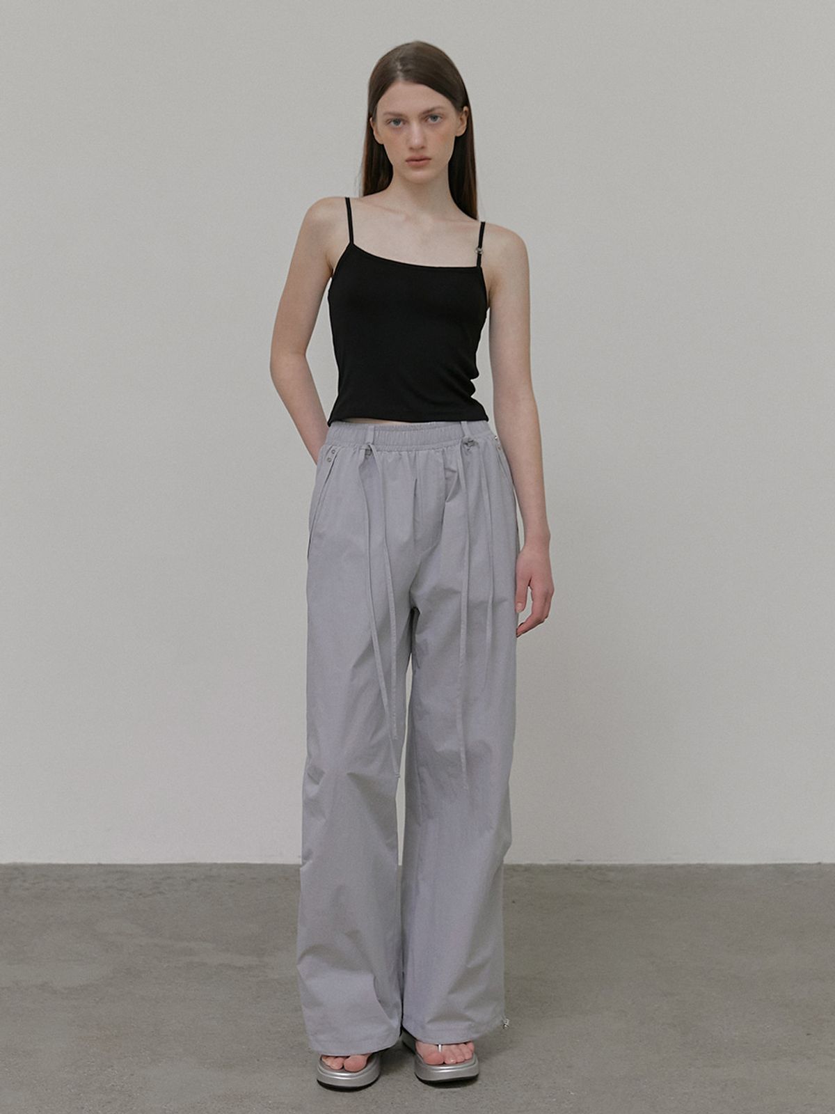 에트몽(ETMON) Logo Strap Sleeveless Top, Black