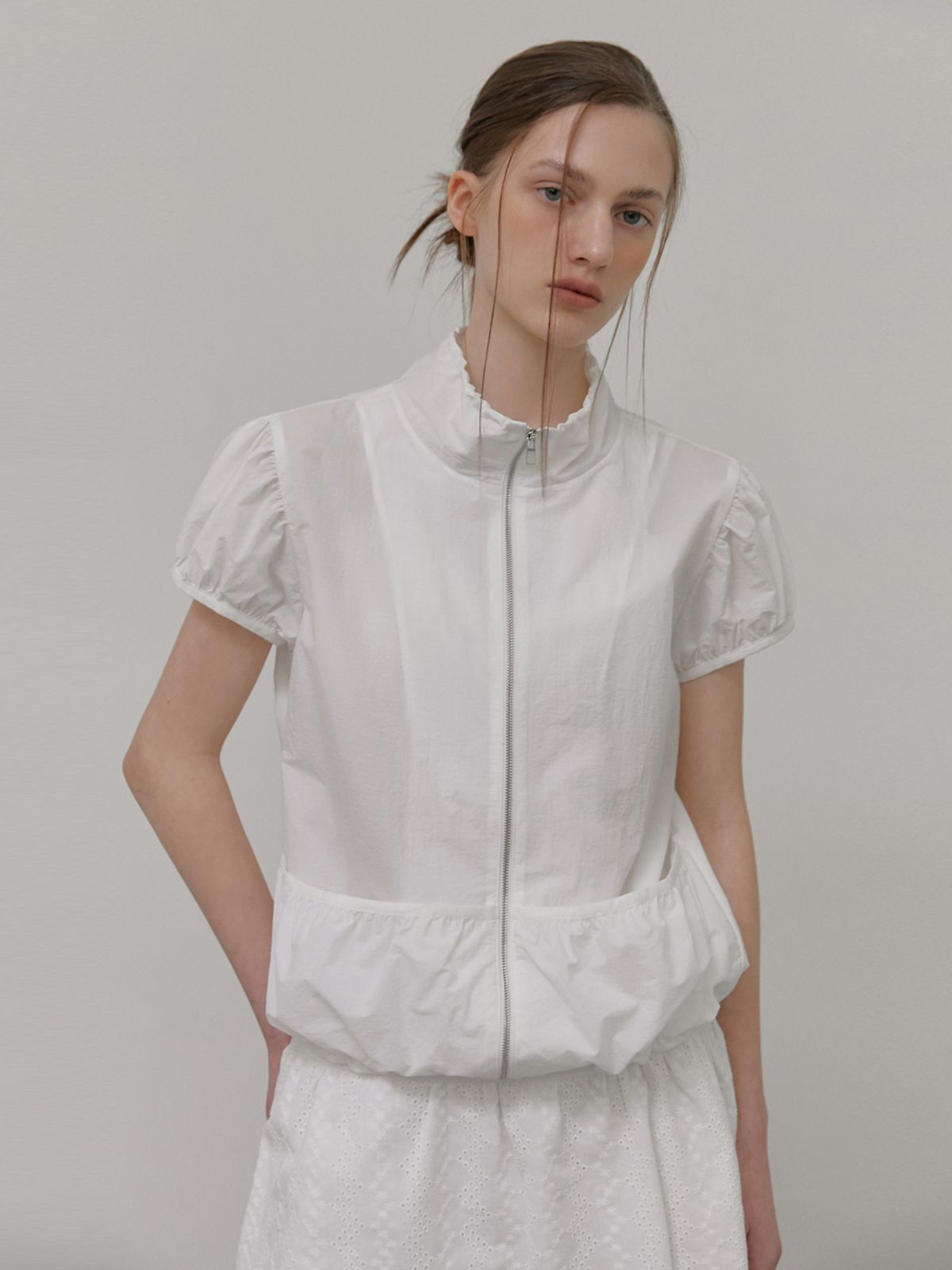 에트몽(ETMON) Shirring Puff Wind Jumper, White