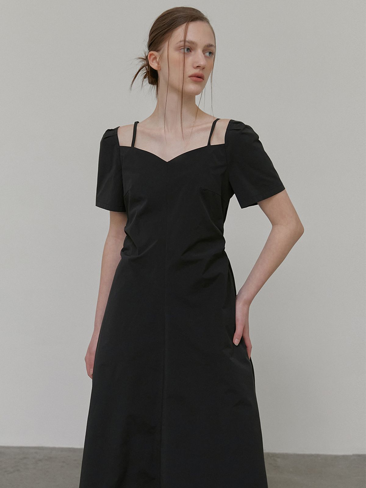 에트몽(ETMON) Heart Strap Shirring Dress, Black