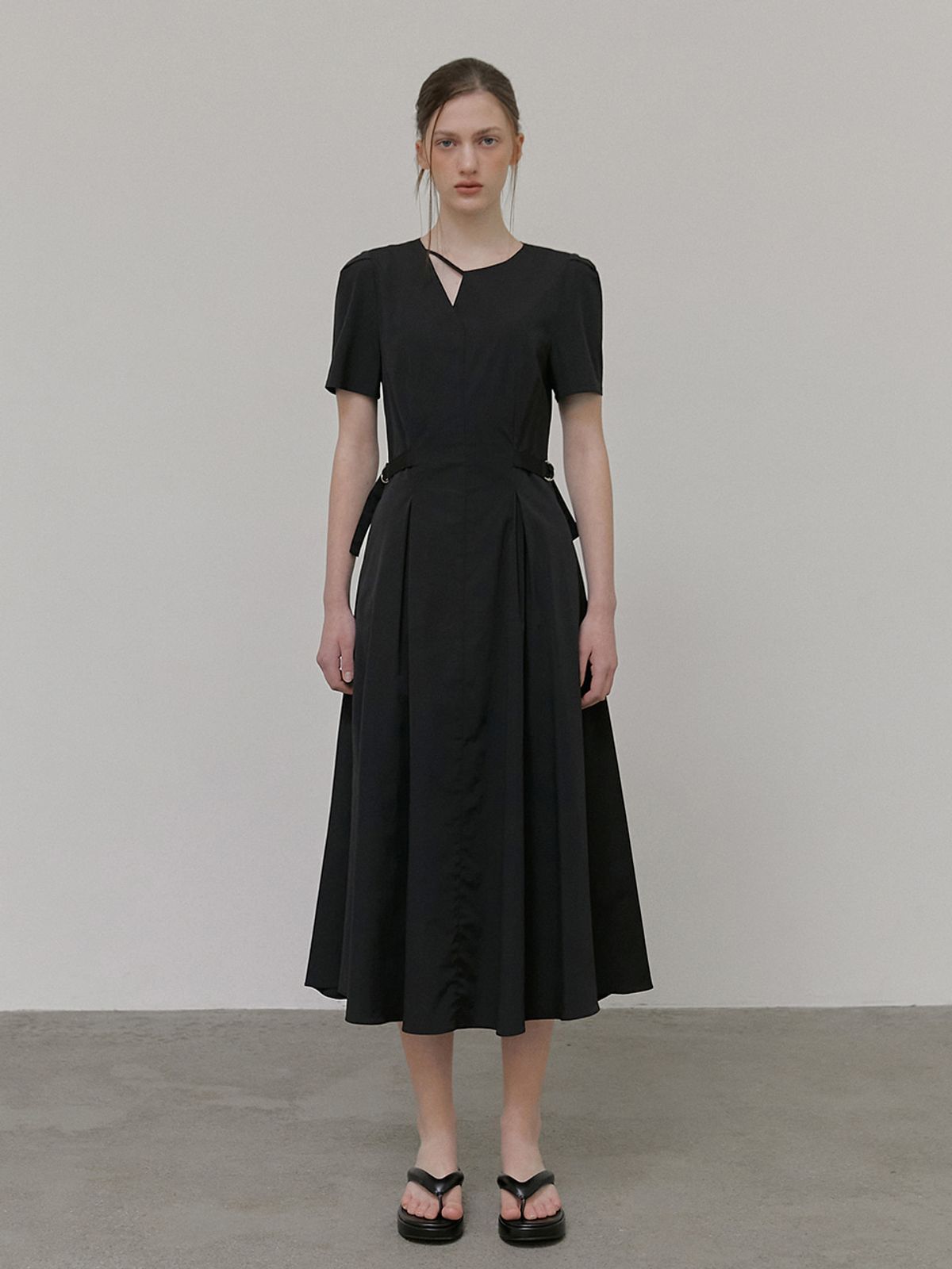에트몽(ETMON) Neck Strap Belt Dress, Black