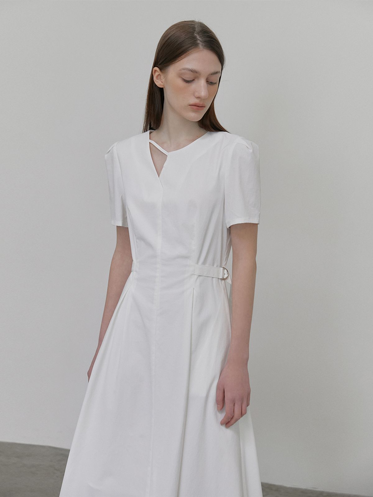 에트몽(ETMON) Neck Strap Belt Dress, White