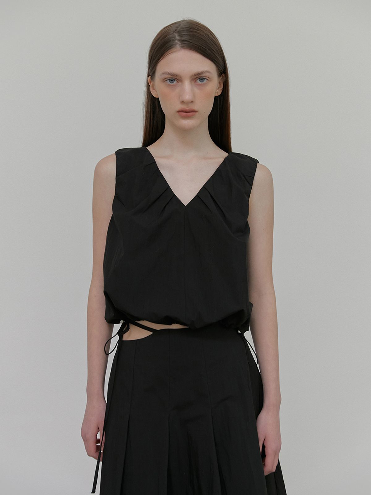 에트몽(ETMON) Strap Pleats Midi Skirt, Black