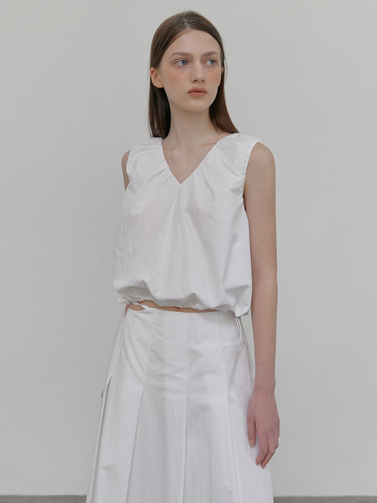 에트몽(ETMON) Strap Pleats Midi Skirt, White