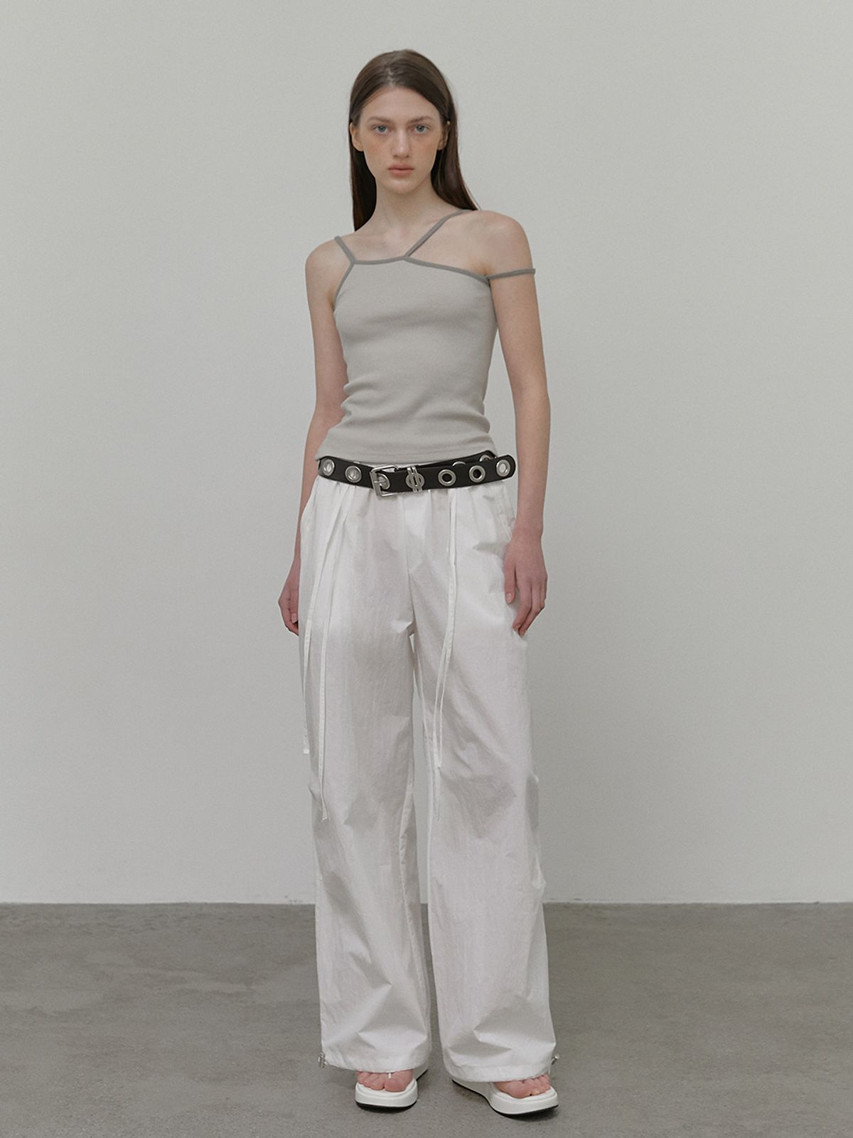에트몽(ETMON) Strap Pintuck Banding Pants, White