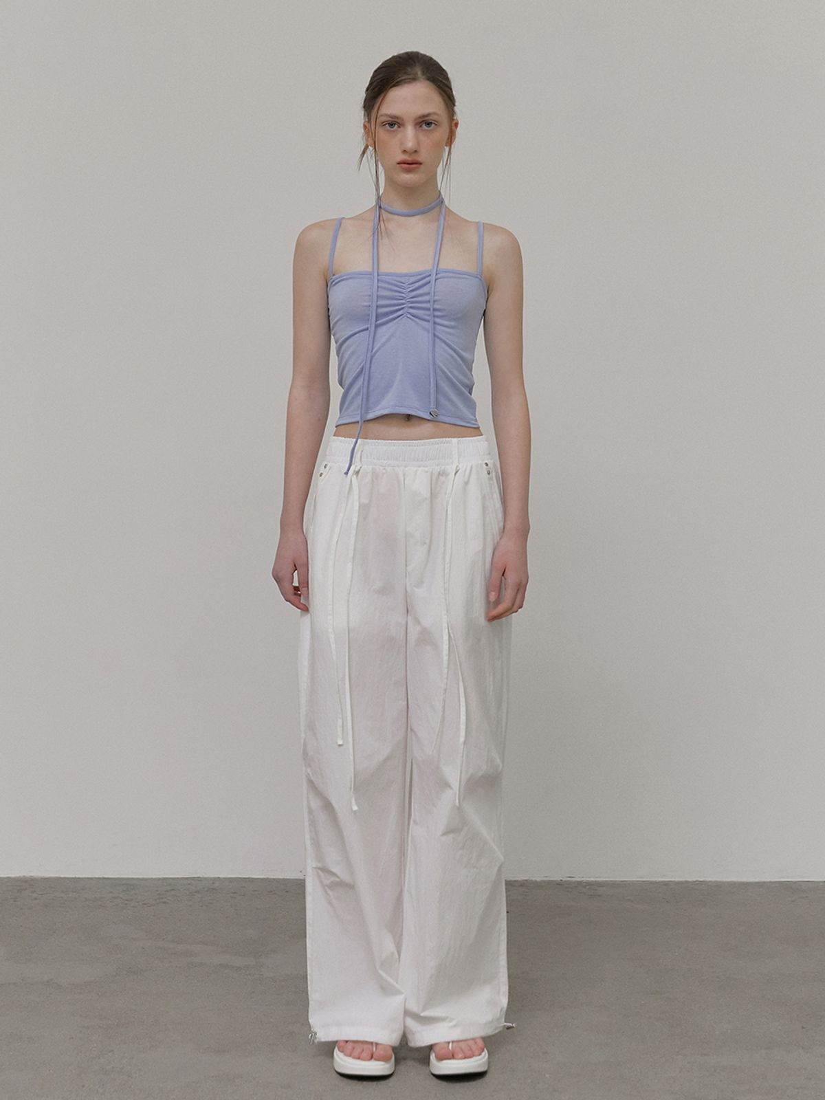 에트몽(ETMON) Strap Pintuck Banding Pants, White