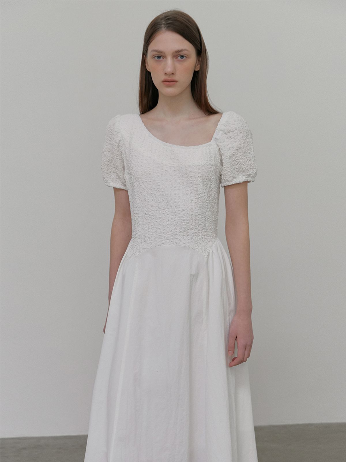 에트몽(ETMON) Texture Shirring Dress, White