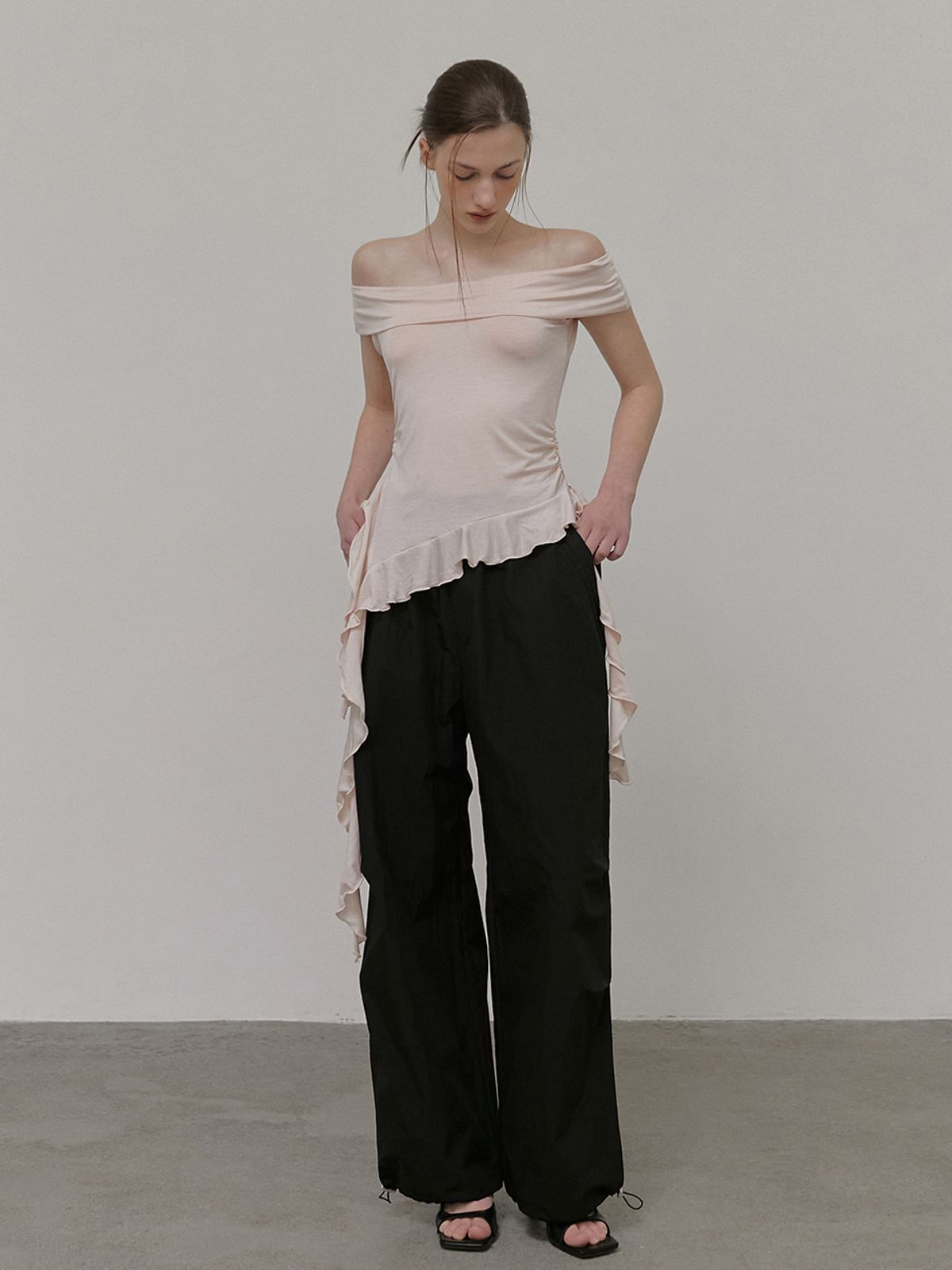에트몽(ETMON) Frill Off Shoulder T-Shirt, Pink
