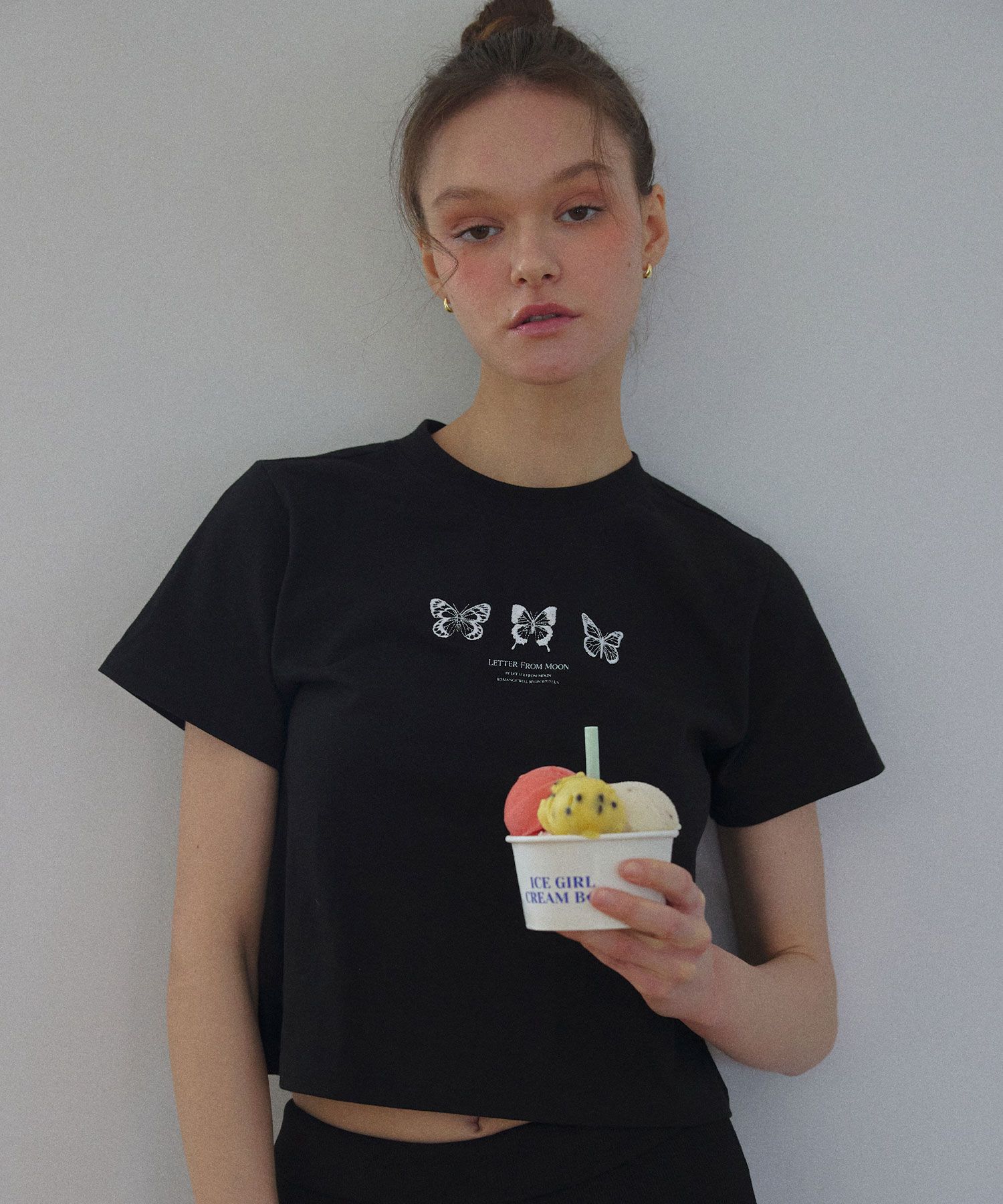 LETTER FROM MOON ♥ Three Object T-shirt Letter from Moon] Triple Butterfly Embroidery Oversized Fit