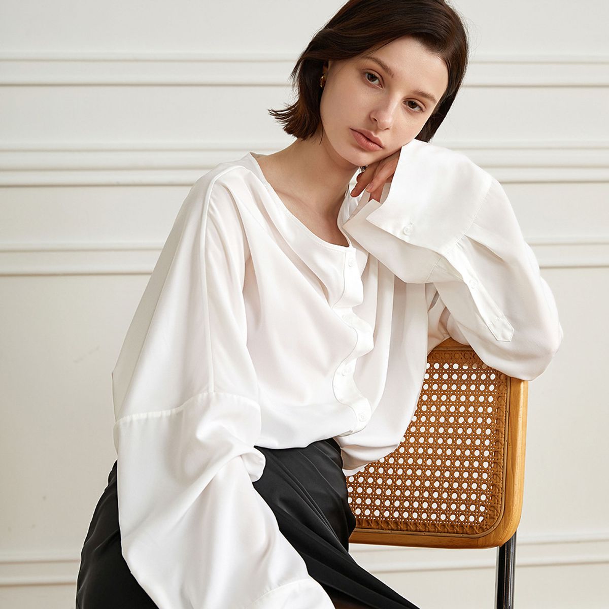 와이와이아이엠(YYIAM) YY_Big cuff one-line collar shirt