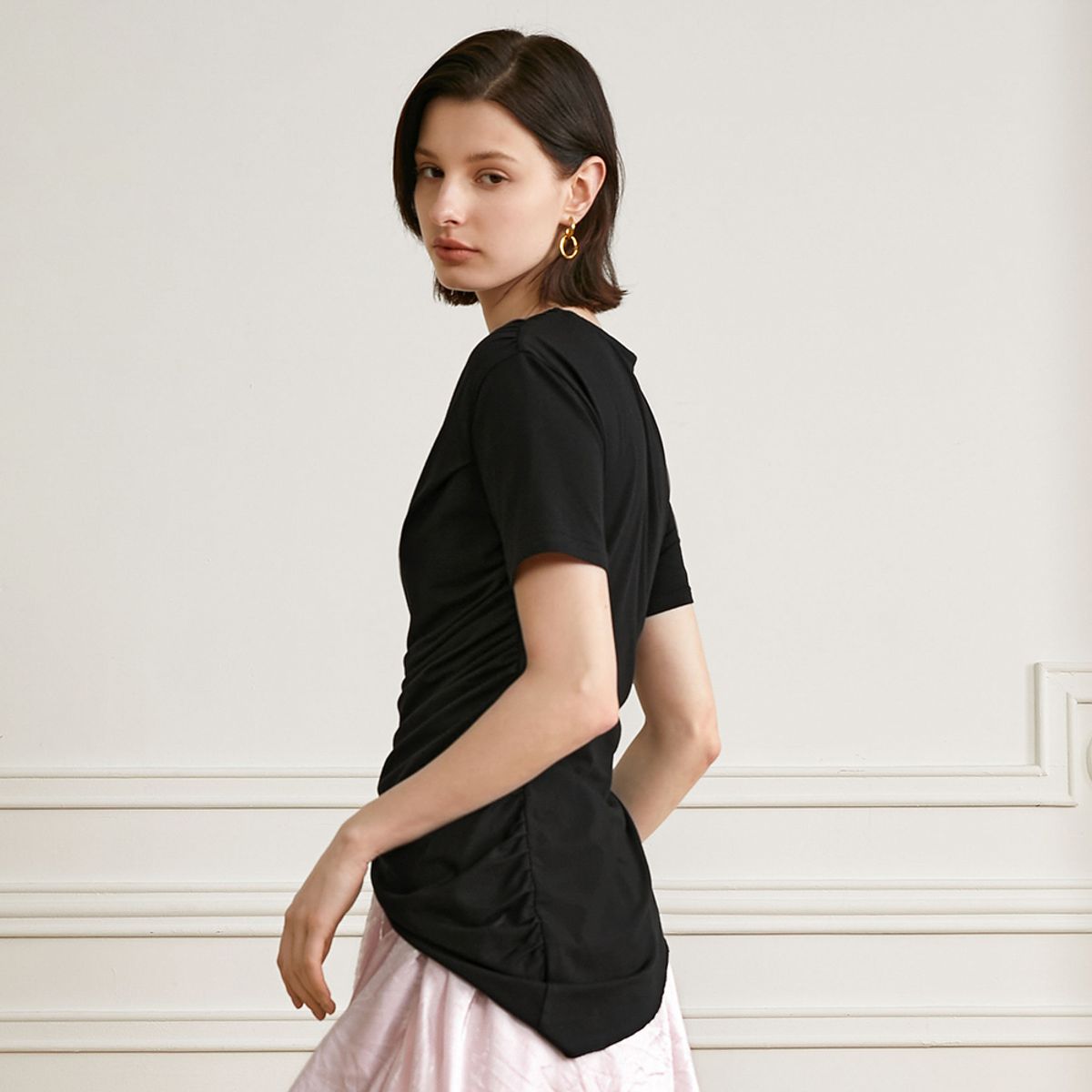 와이와이아이엠(YYIAM) YY_Asymmetric fitted top_BLACK