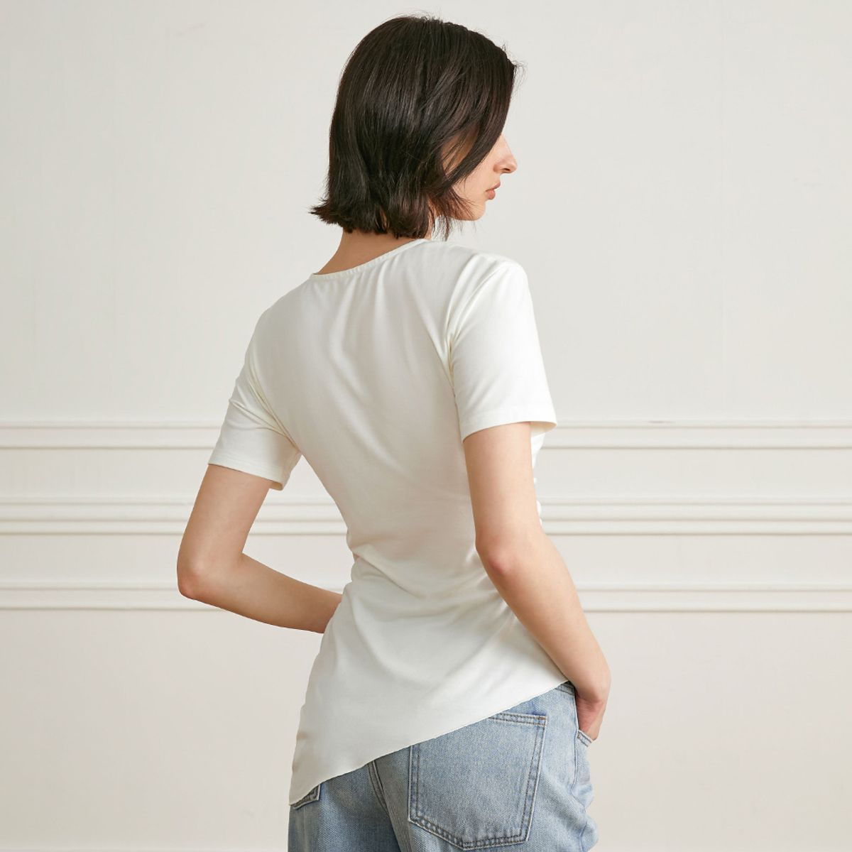 와이와이아이엠(YYIAM) YY_Asymmetric fitted top_WHITE