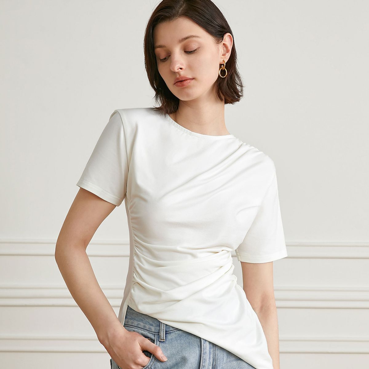 와이와이아이엠(YYIAM) YY_Asymmetric fitted top_WHITE