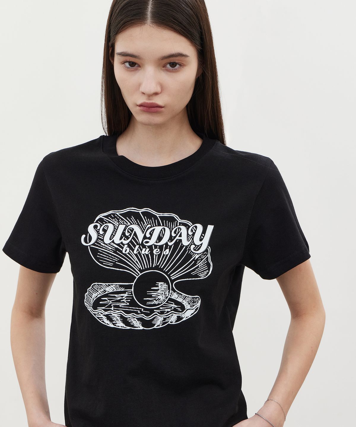아이토브 서울(ITOV SEOUL) Pearl oystor T-shirt BK