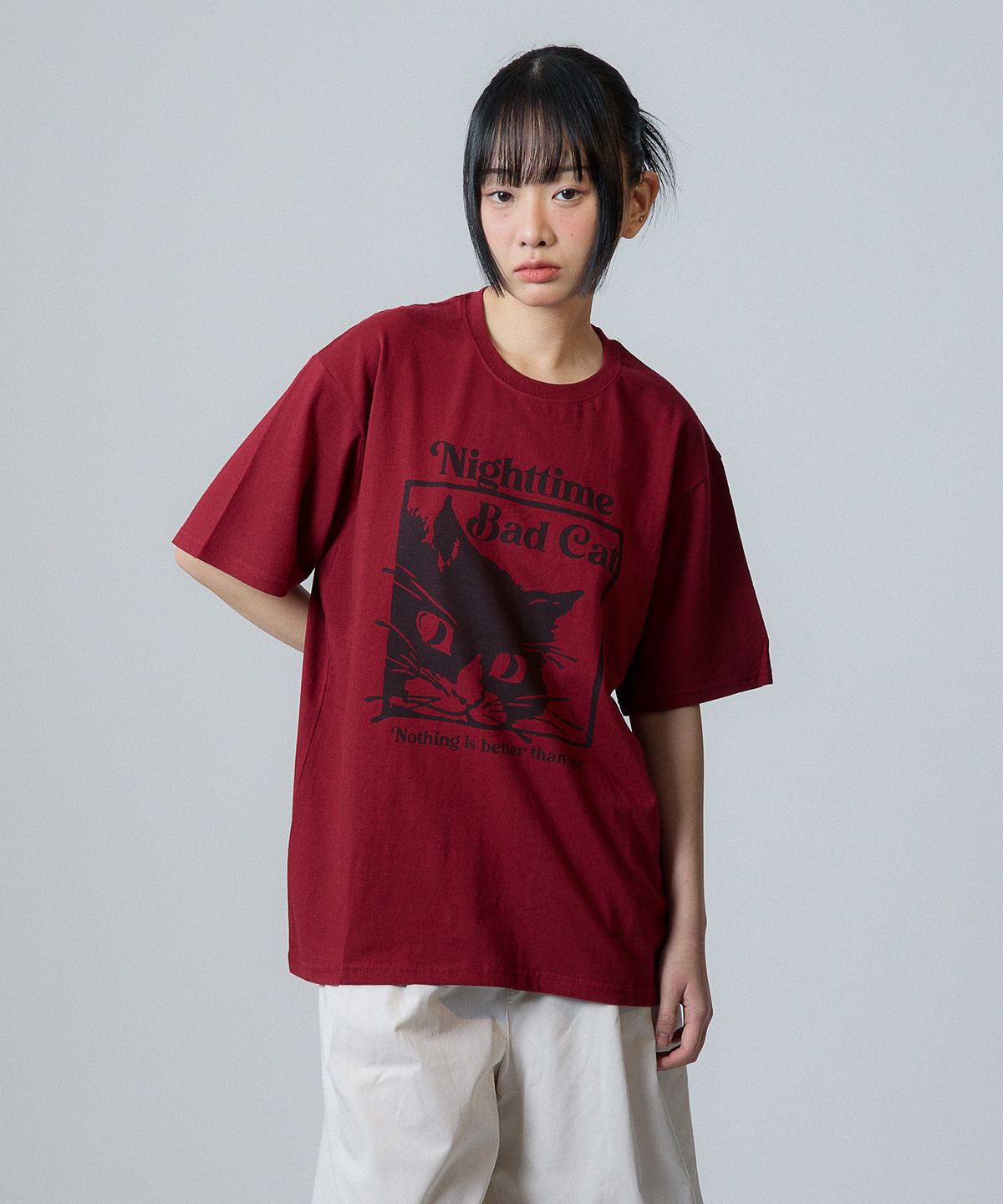 낫띵이즈베럴댄미(NOTHINGISBETTERTHANME) BAD CAT TEE_burgundy