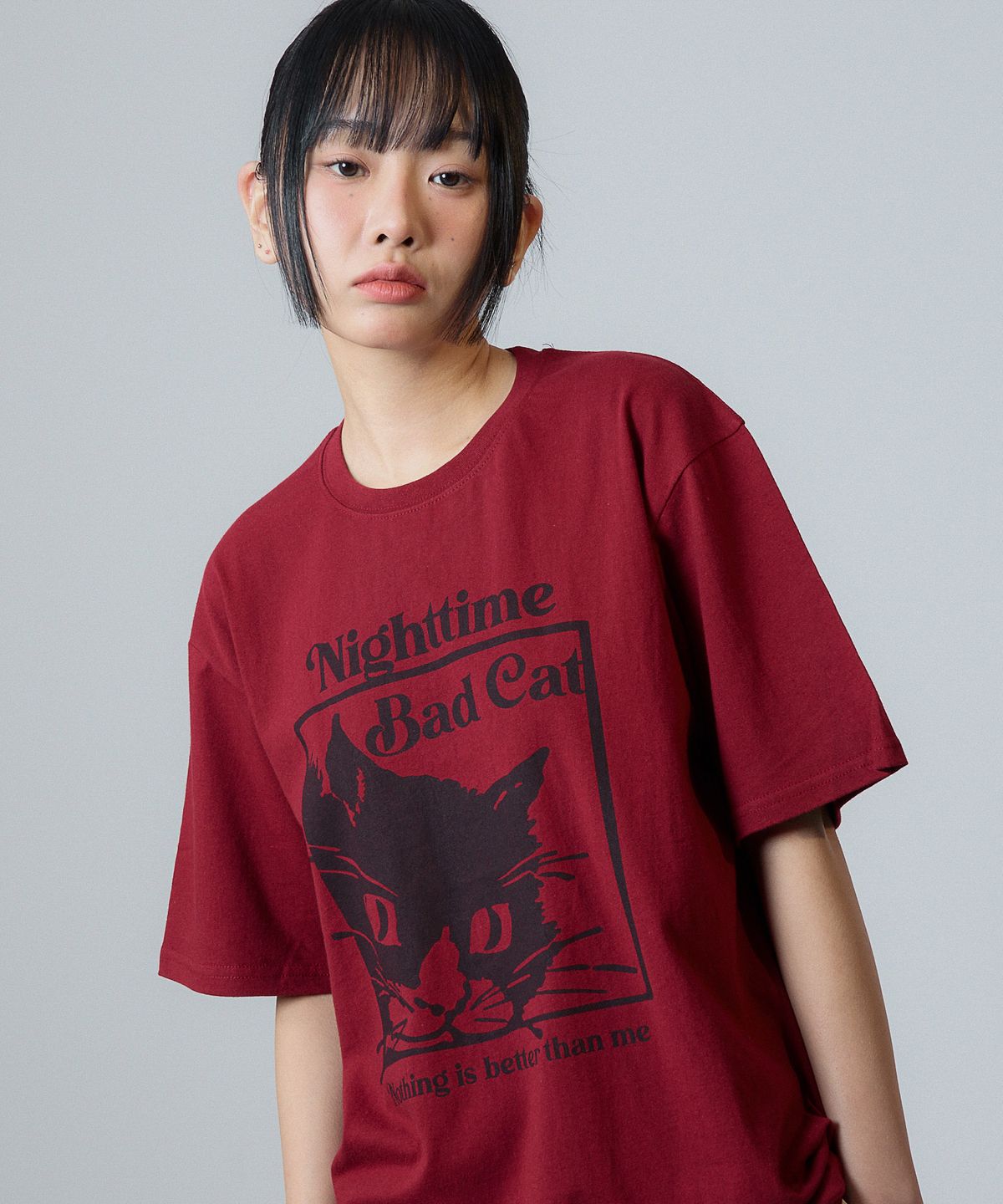 낫띵이즈베럴댄미(NOTHINGISBETTERTHANME) BAD CAT TEE_burgundy