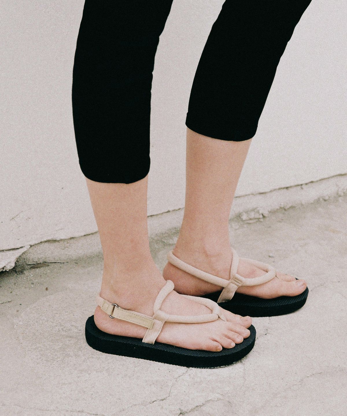 오니템포(OGNITEMPO) Plumpy Sandal [OT4S03BE]