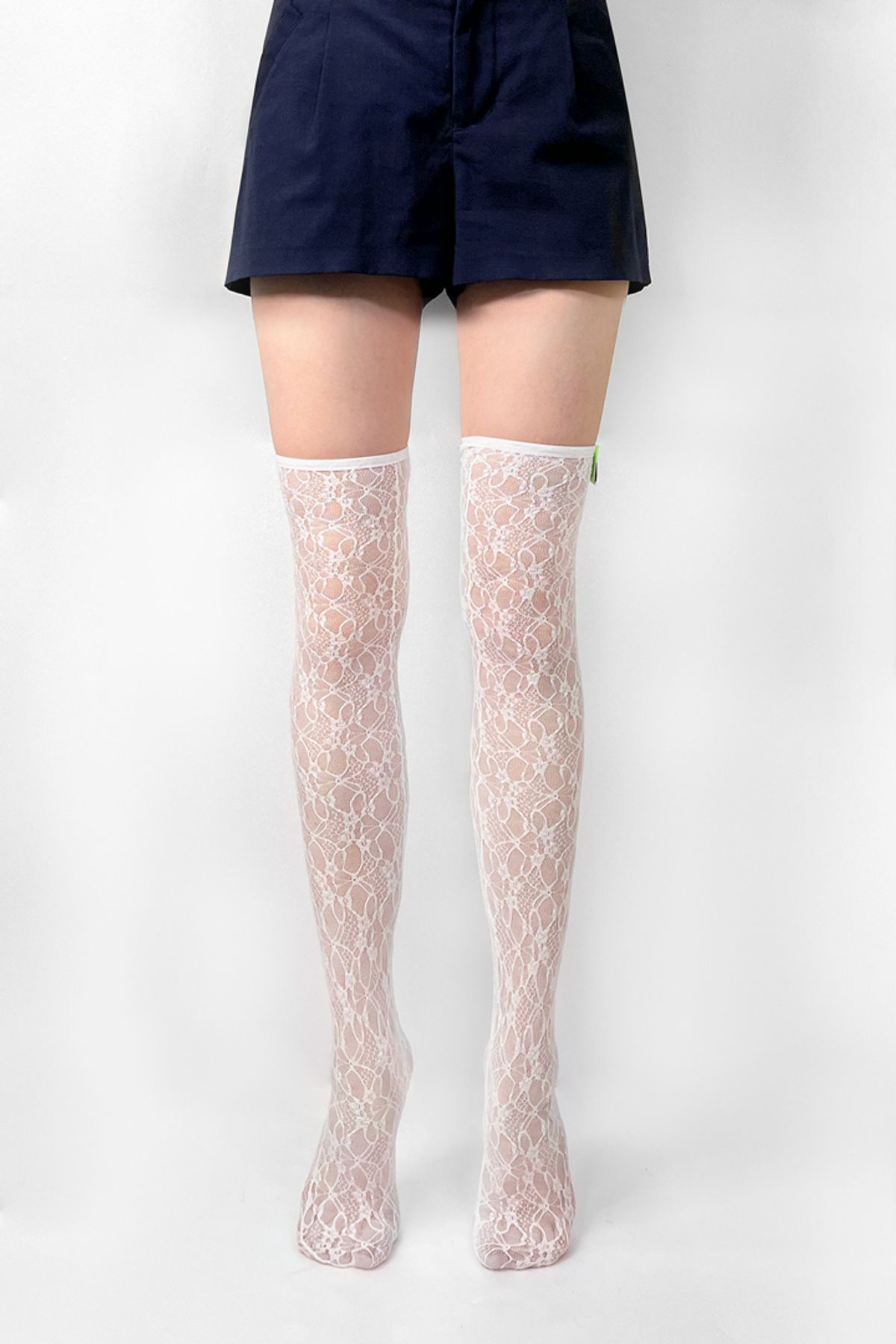 로맨틱타이거(ROMANTIC TIGER) lace tied ribbon knee high stockings (white)
