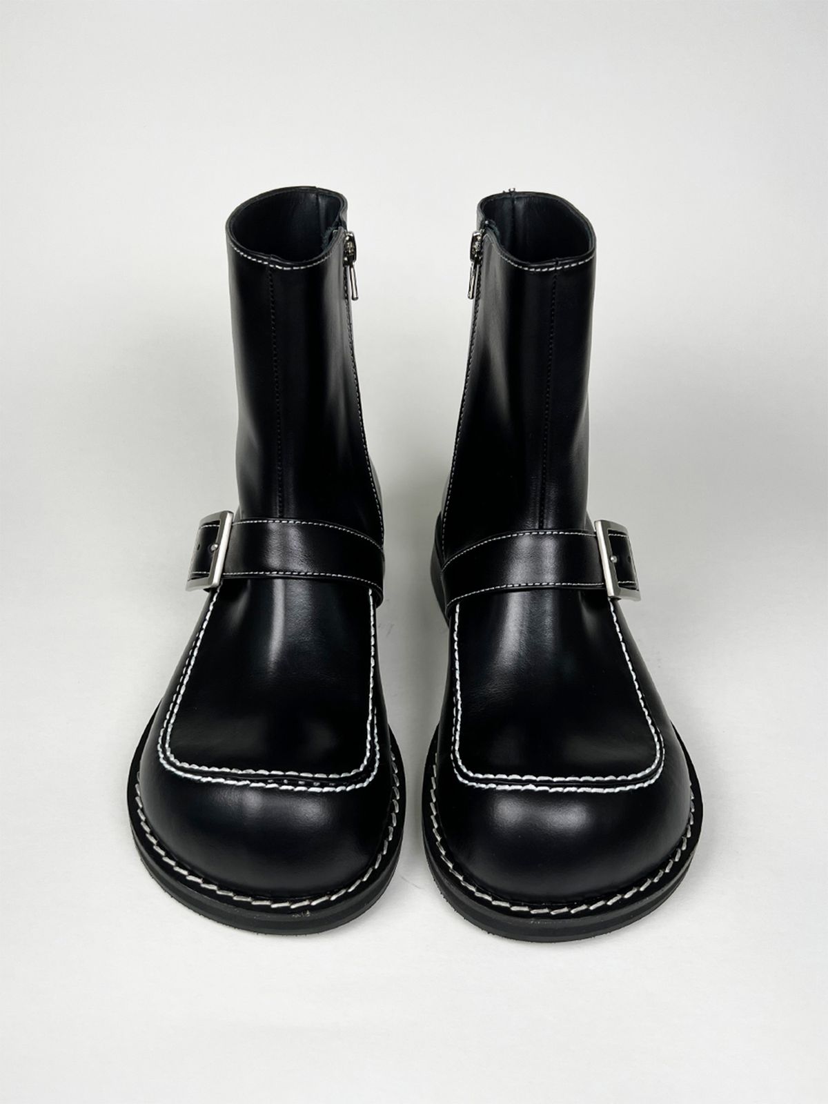 히푸(hippu) Square Buckle Boots [Black]