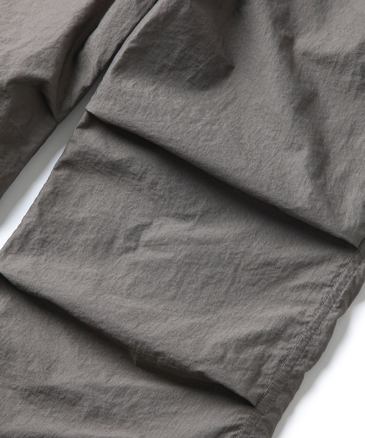 에스파이(ESFAI) GLOSSY EASY PANTS (OLIVE GREY)