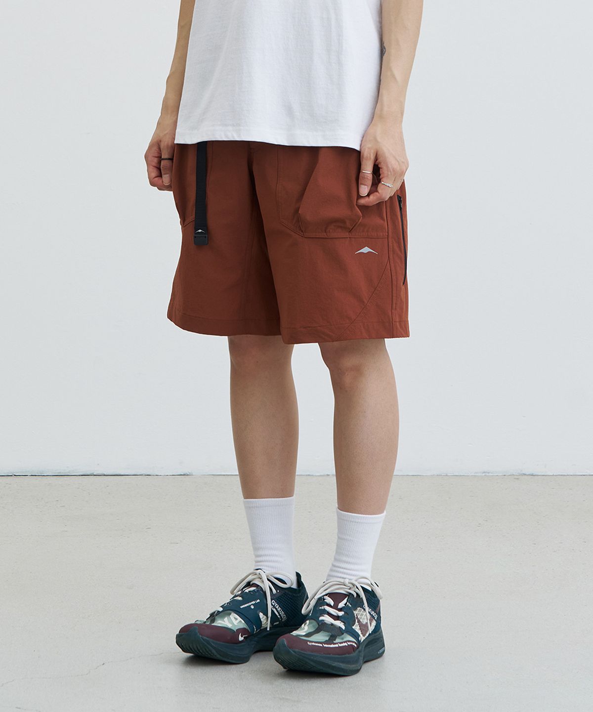 고요웨어(GOYOWEAR) 나일론 멀티 포켓 쇼츠 (번트 오렌지)