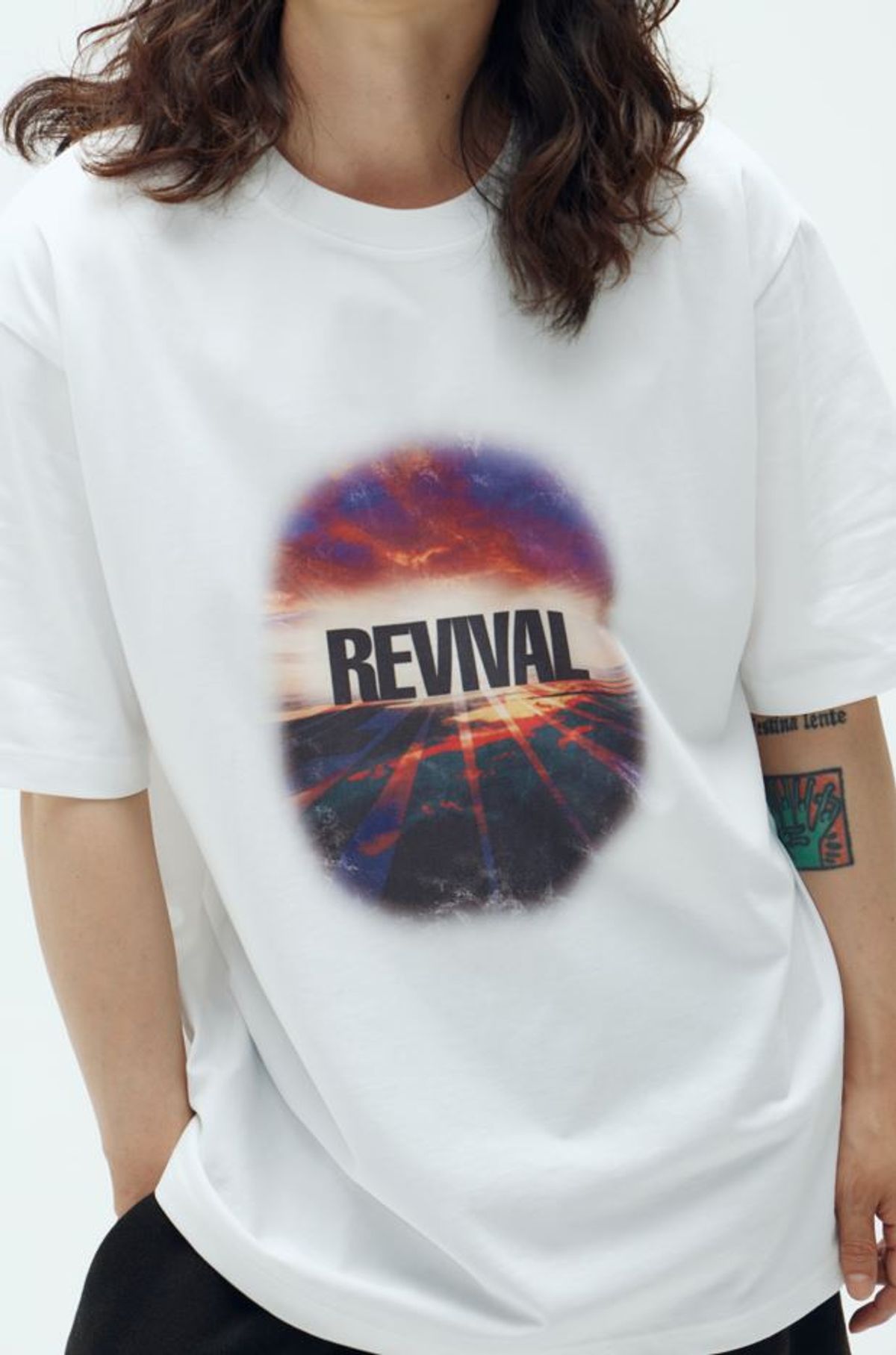 필이너프(FEELENUFF) [PRIMATE X FEELENUFF] REVIVAL TEE WHITE