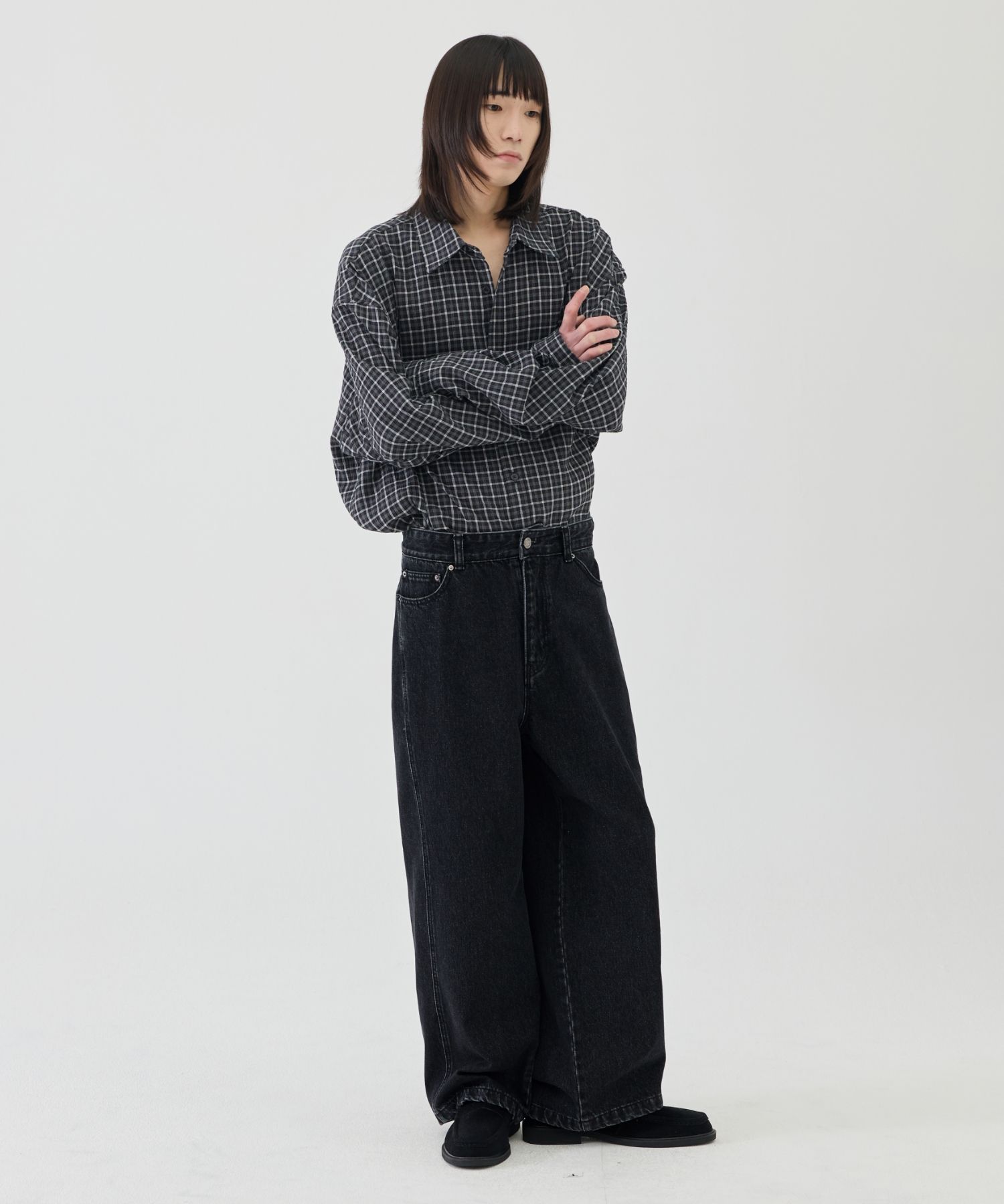 VINTAGE WASHED CURVED DENIM ブラック　XS VINTAGE WASHED CURVED DENIM（デニムパンツ）｜WYM LIDNM