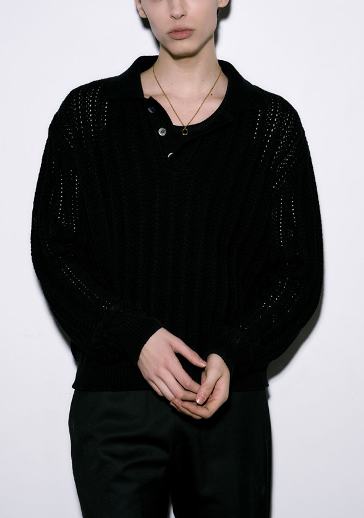 세비지(SAVAGE) Crochet Knit Pullover - Black