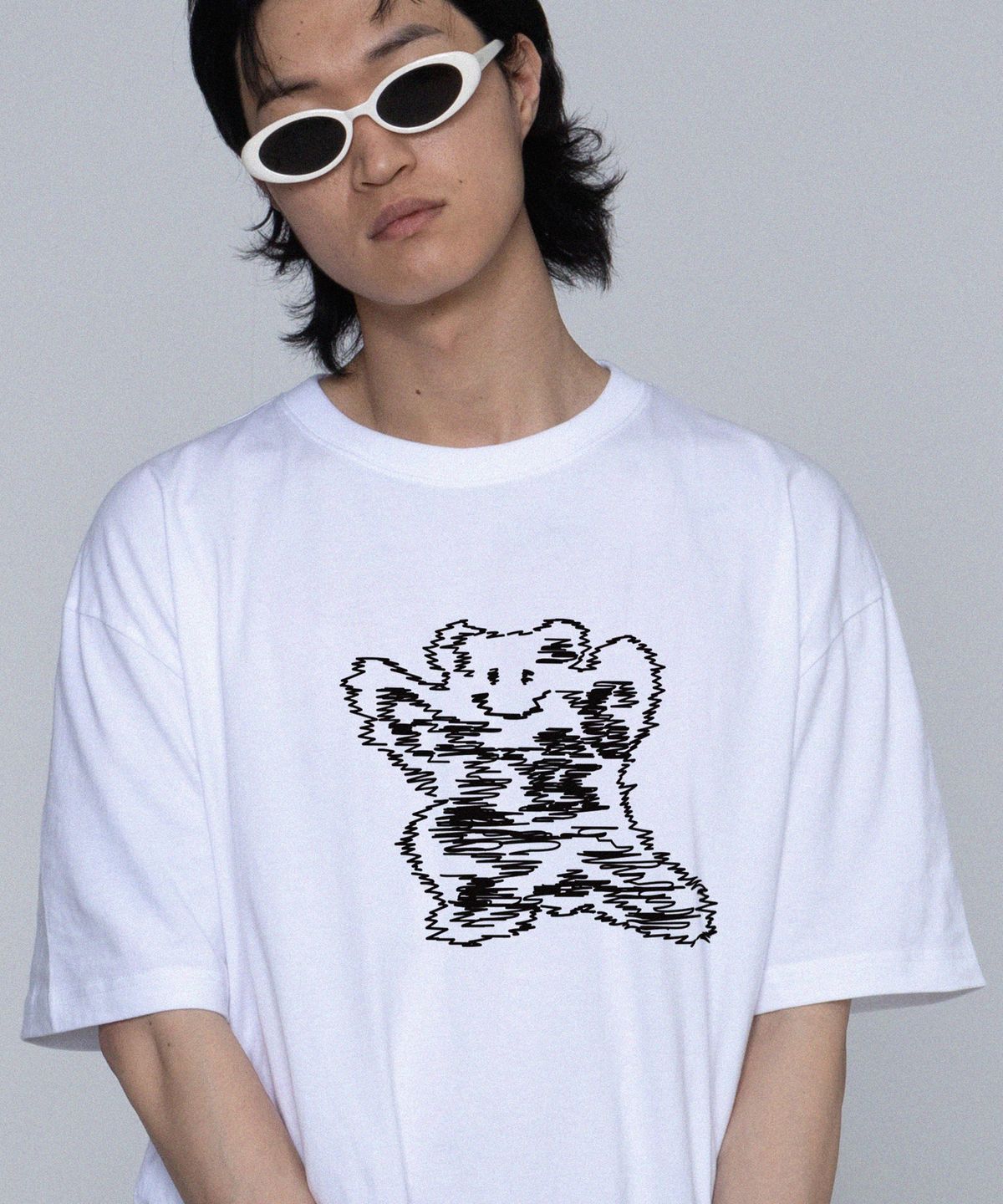 그레이버(GRAVER) [UNISEX]라인 빅 베어스마일 반팔티_화이트
