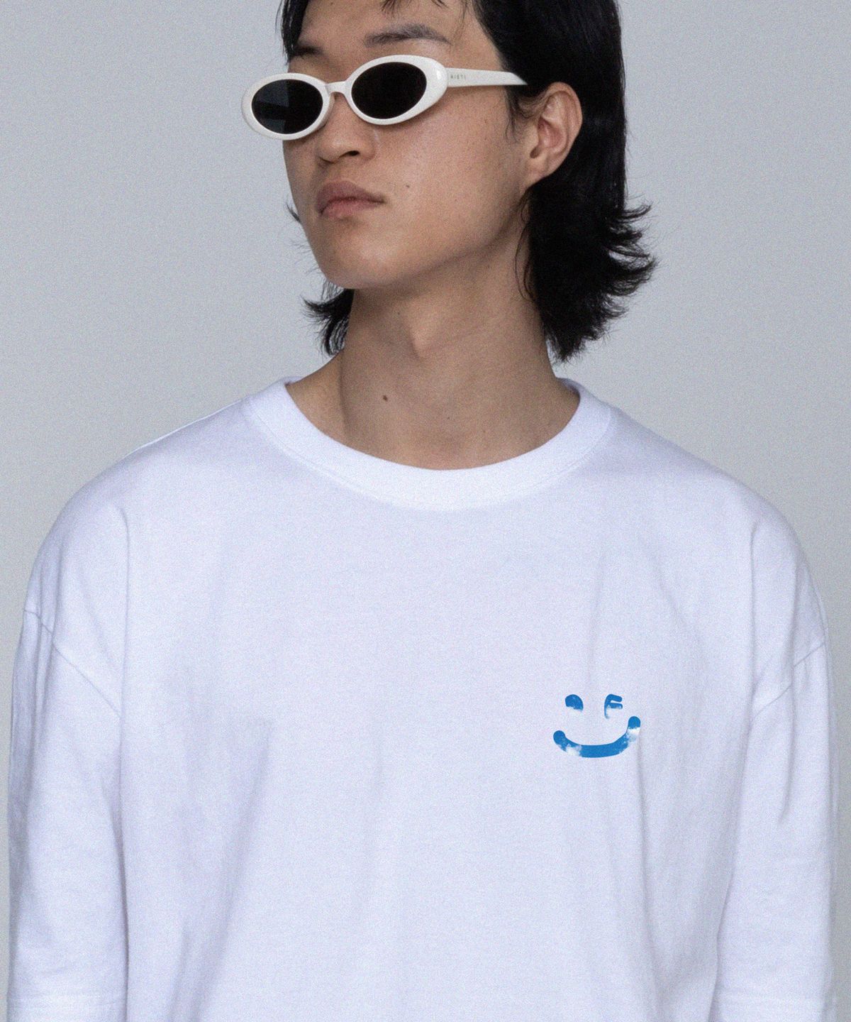 그레이버(GRAVER) [UNISEX]SKY 구름 드로잉스마일 반팔티_화이트